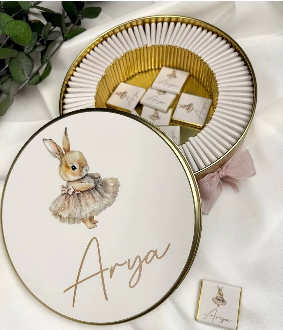 metal Kutuda Bebek Çikolatası 100 Adet