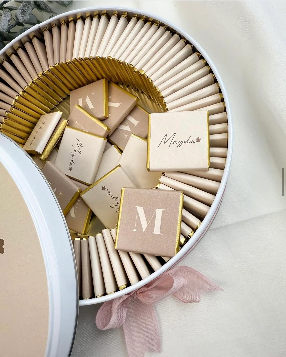 Metal Kutuda İsme Özel Bebek Çikolatası