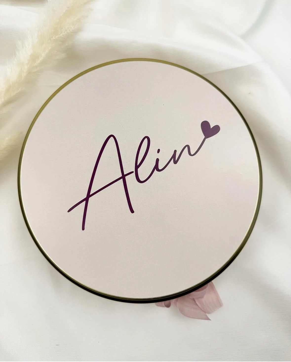 Metal Kutuda Bebek Çikolatası