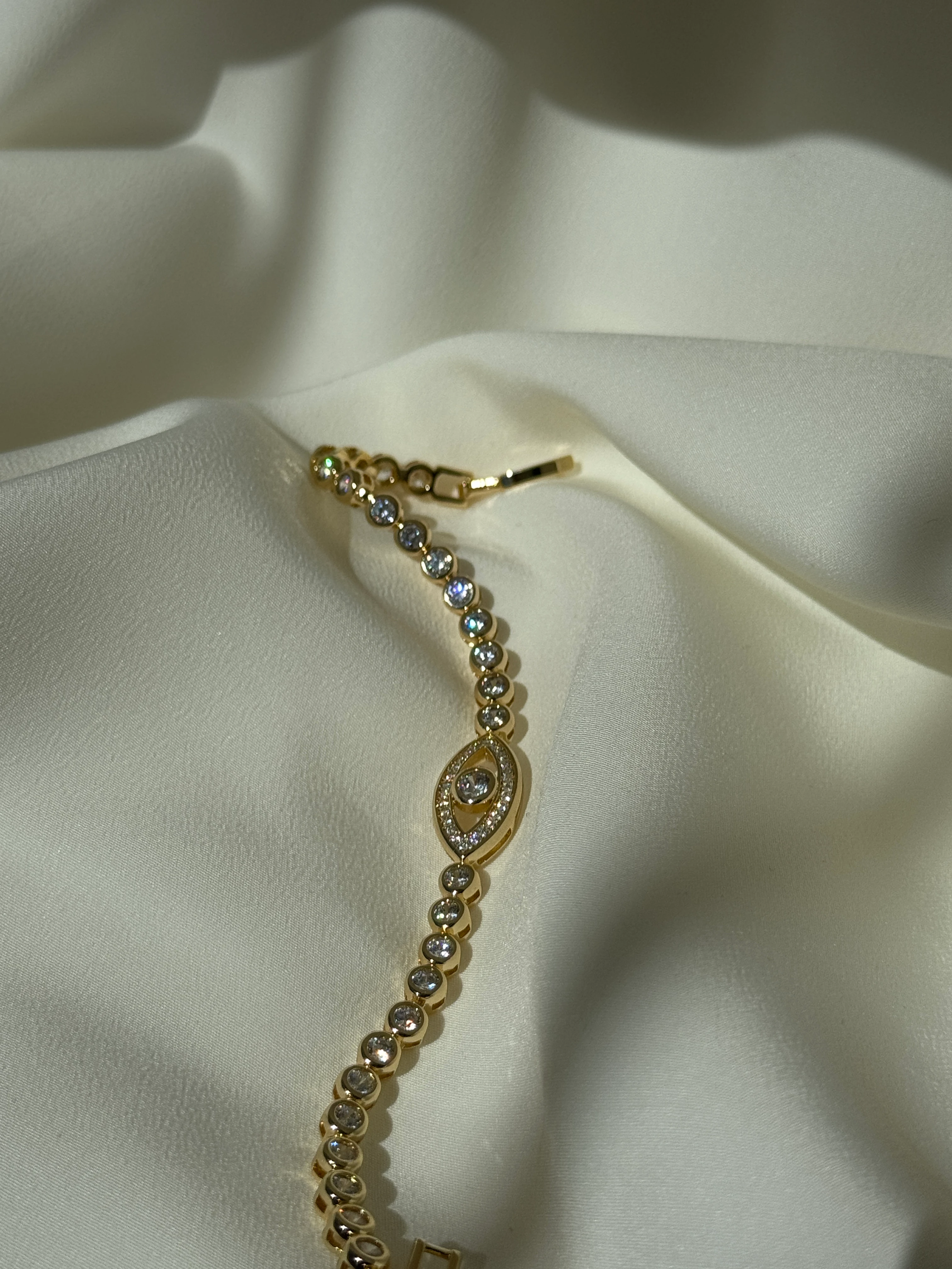 14K Göz Detaylı Taşlı Bileklik