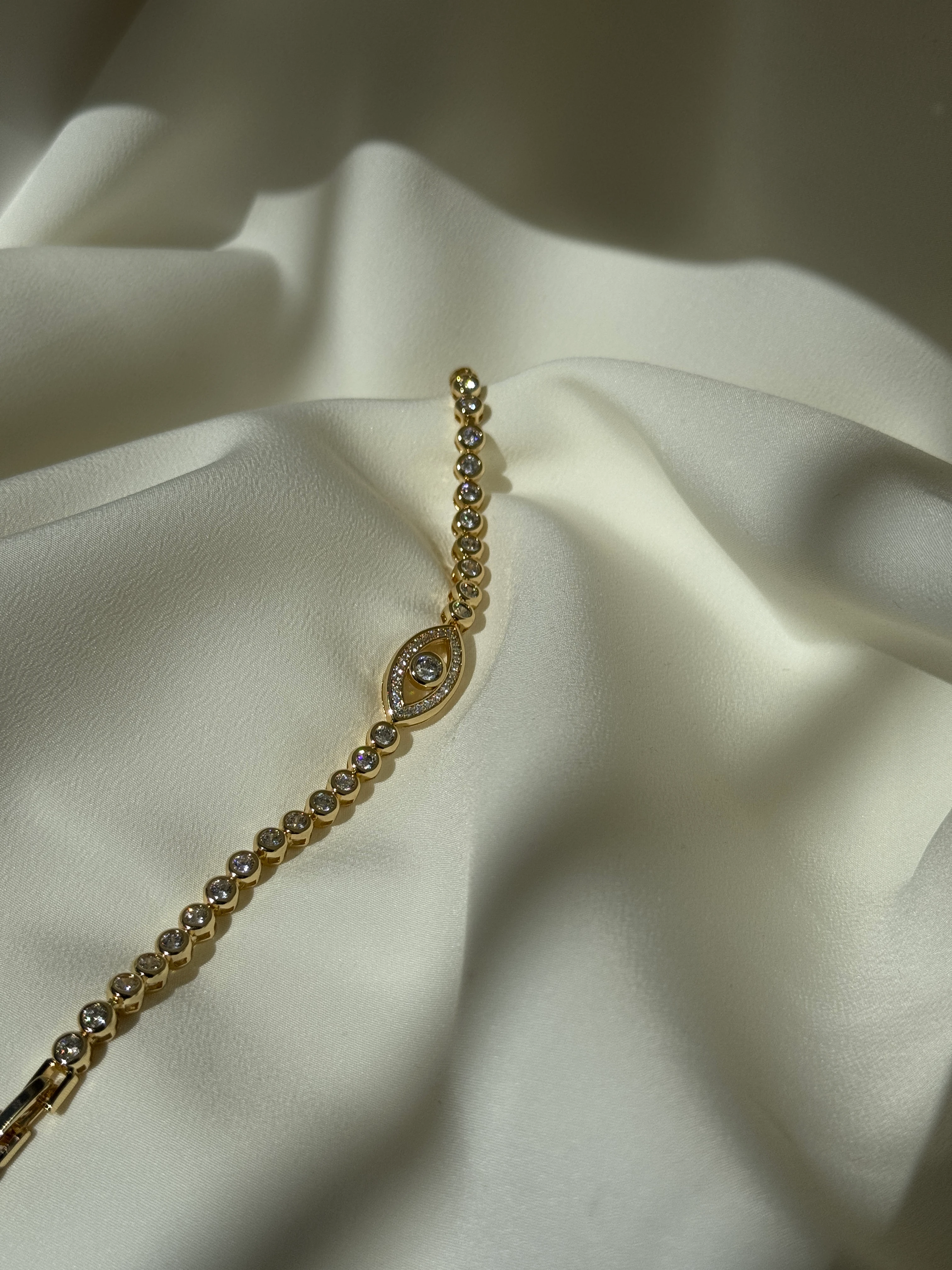 14K Göz Detaylı Taşlı Bileklik