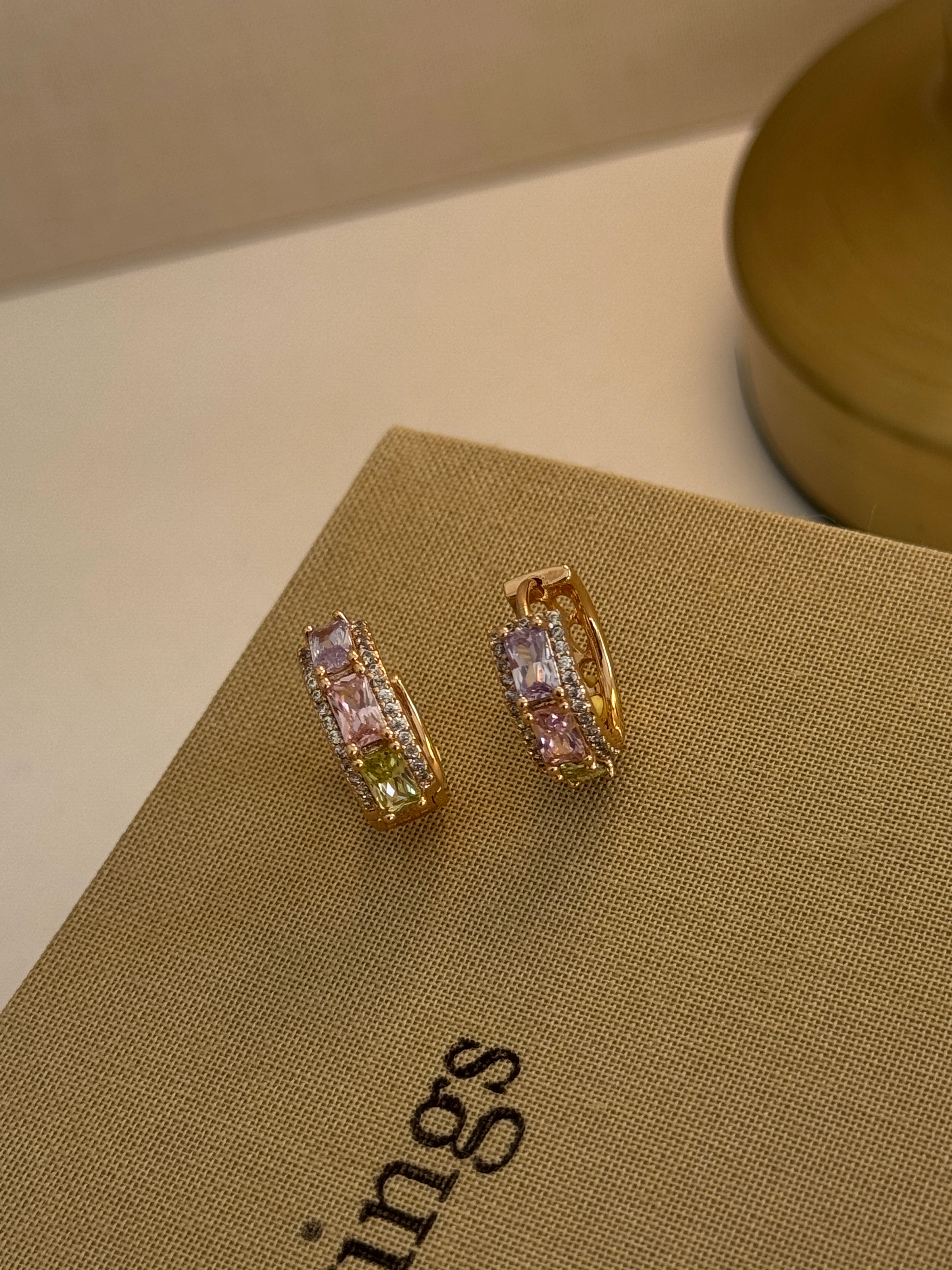 Xuping Renkli Taşlı Küpe