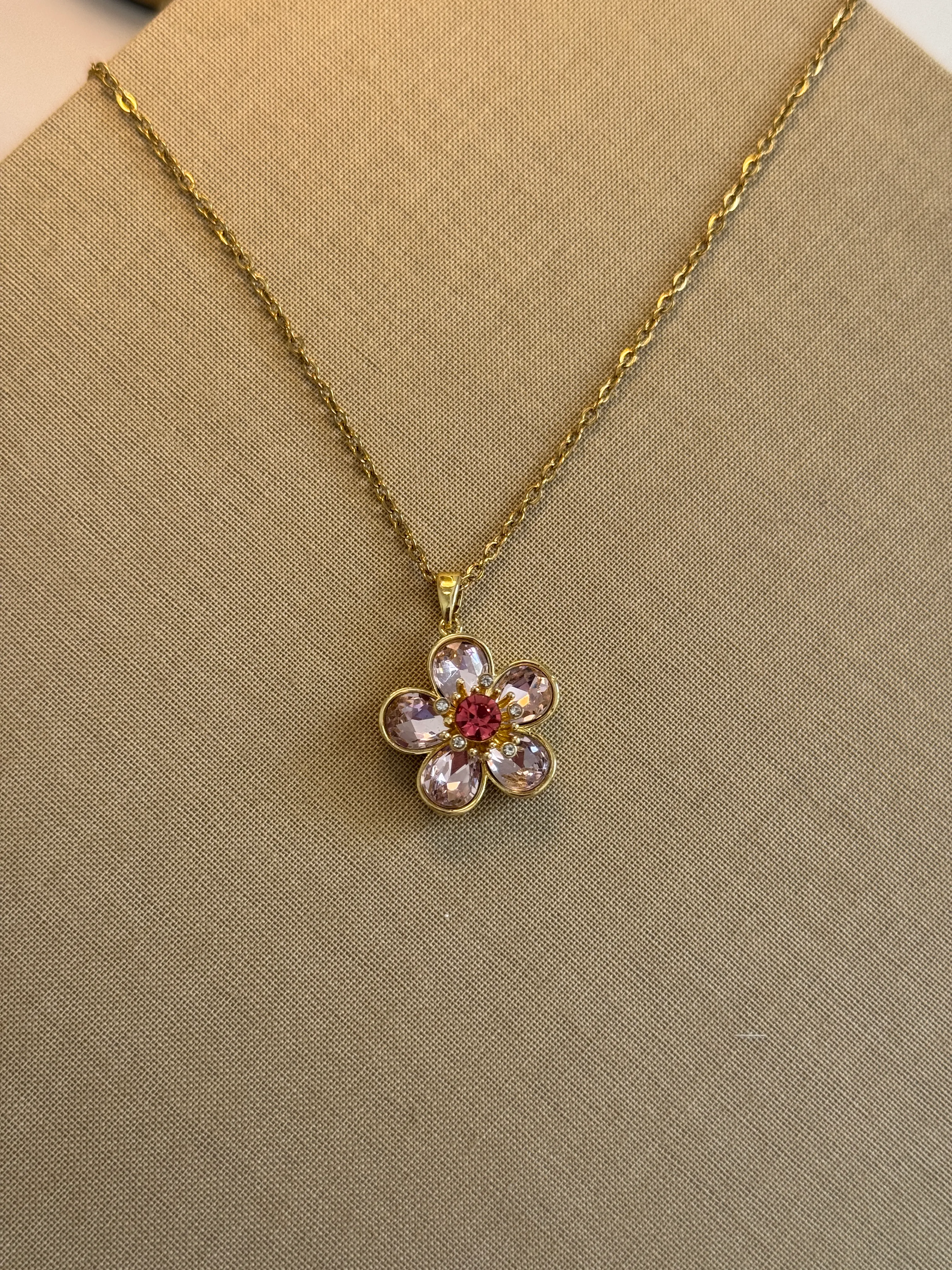 Swrvsk Model Pembe Çiçek Kolye 