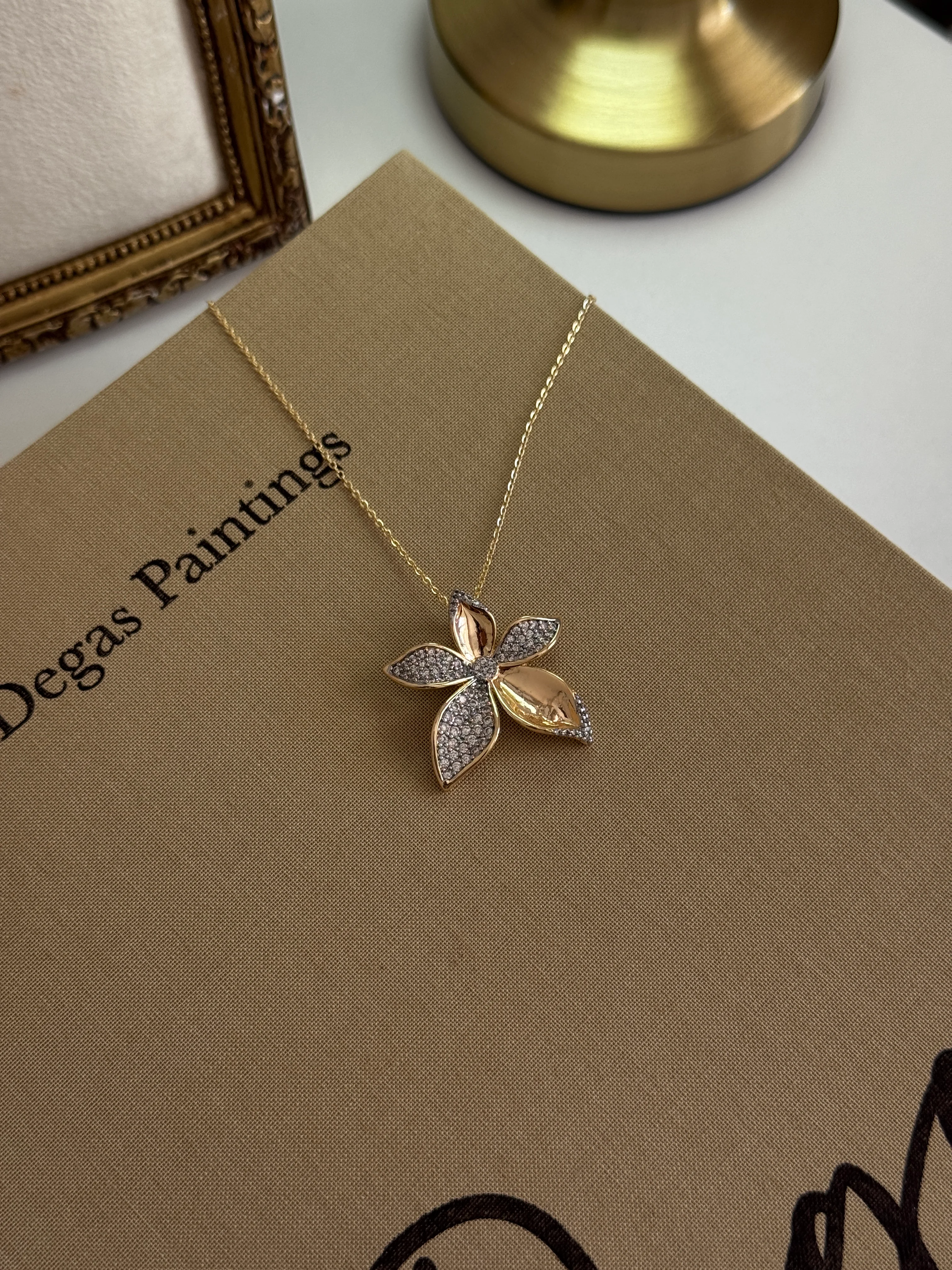 Vip Zirkon Taşlı Yaprak Kolye