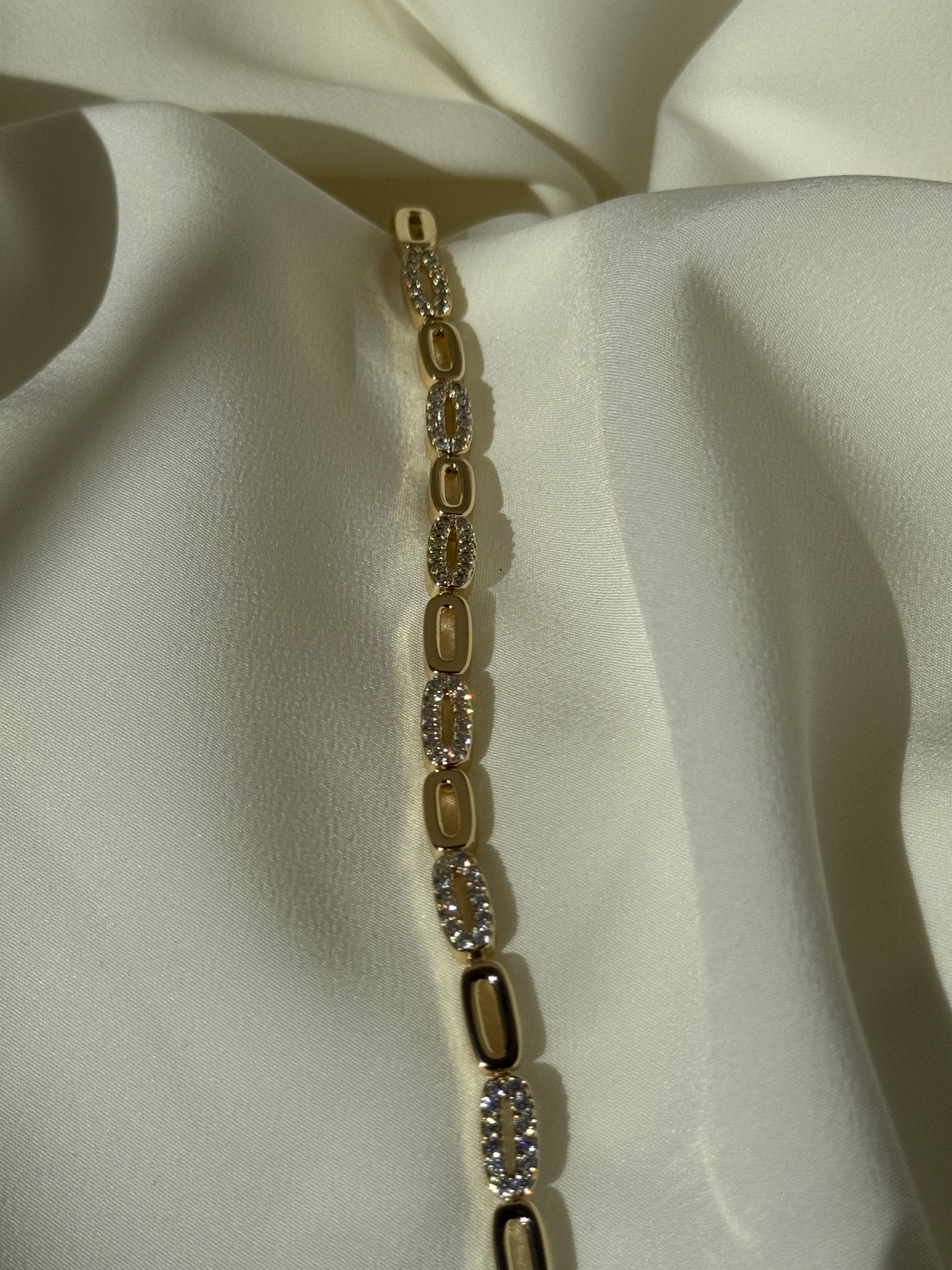 14K Zirkon Taşlı Elips Bileklik