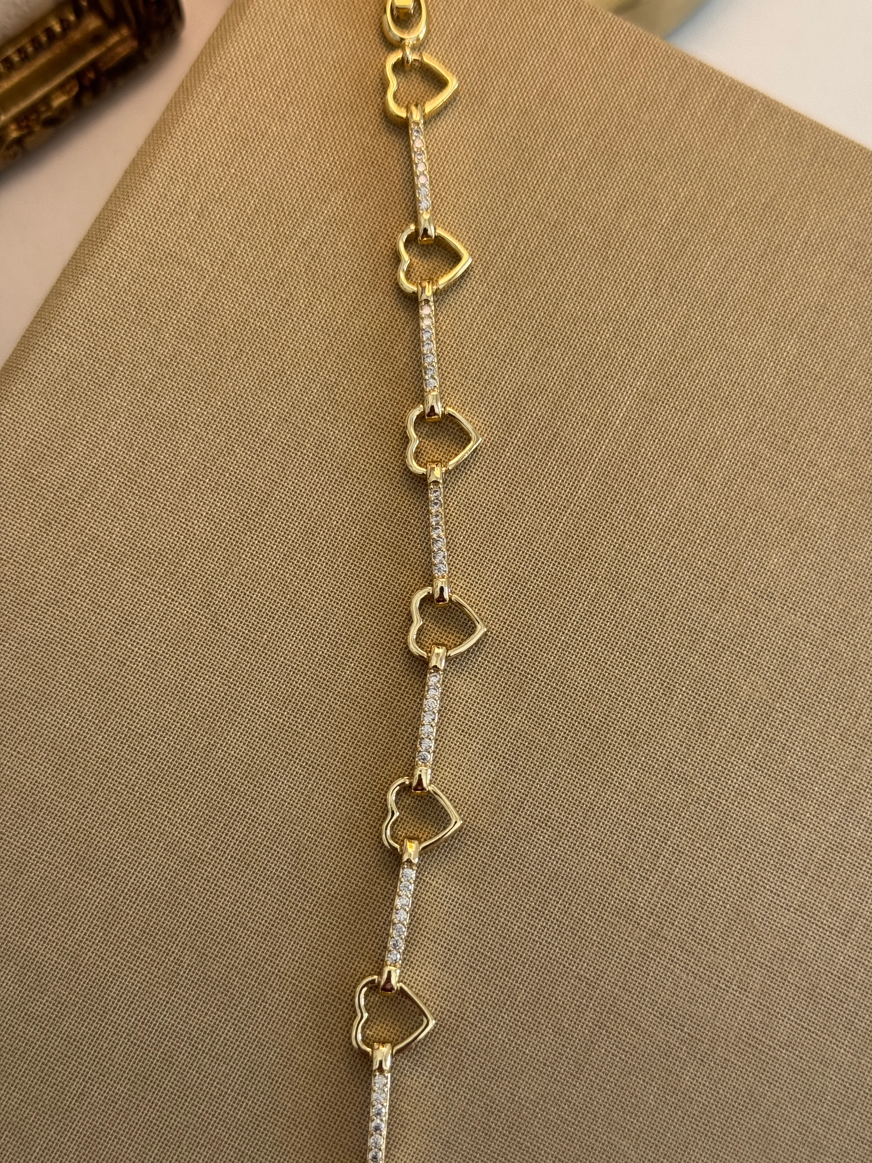 14K Zirkon Taşlı Kalp Bileklik