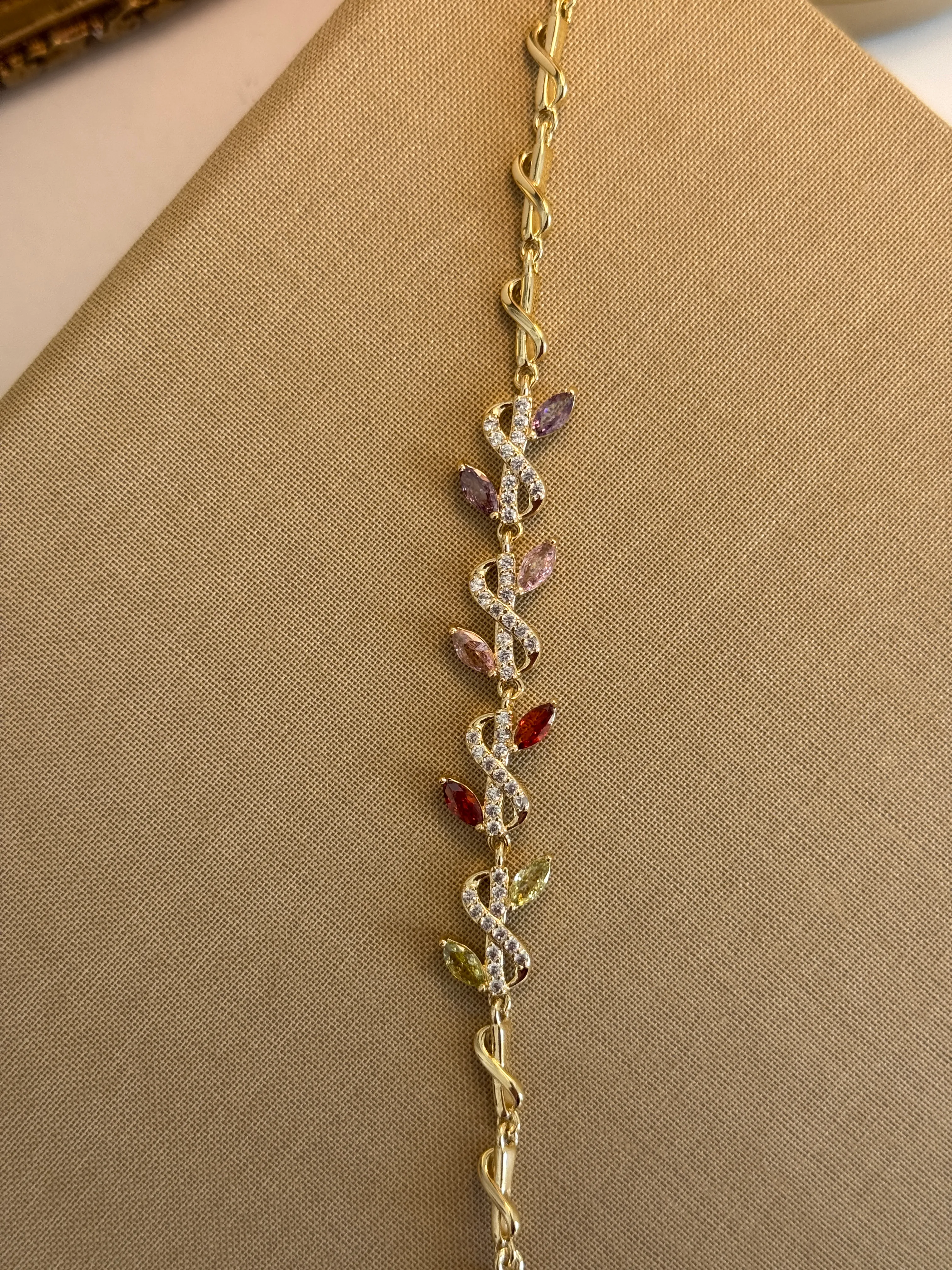 14K Renkli Taşlı Yaprak Bileklik