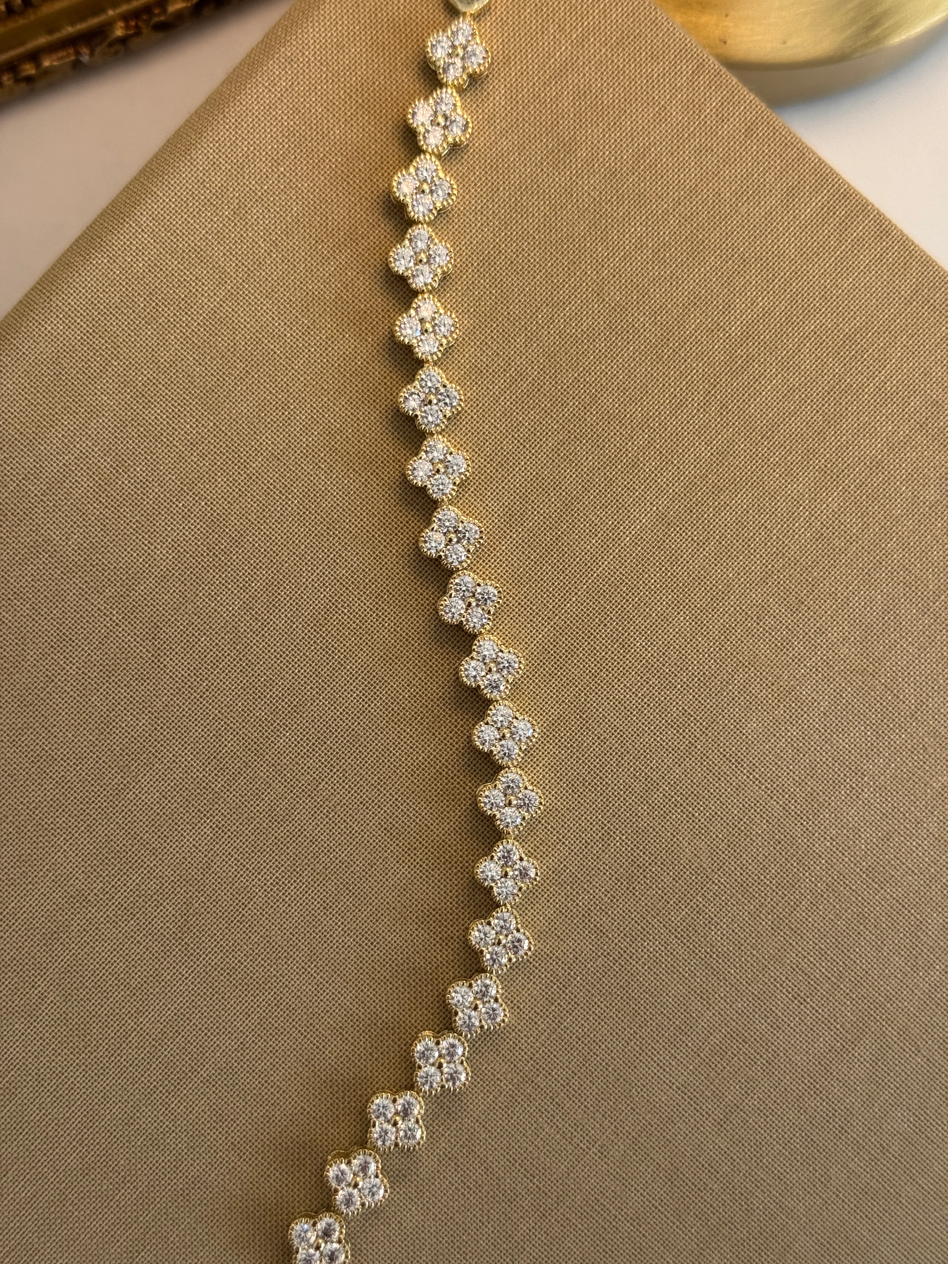 14K Taşlı Yonca Bileklik