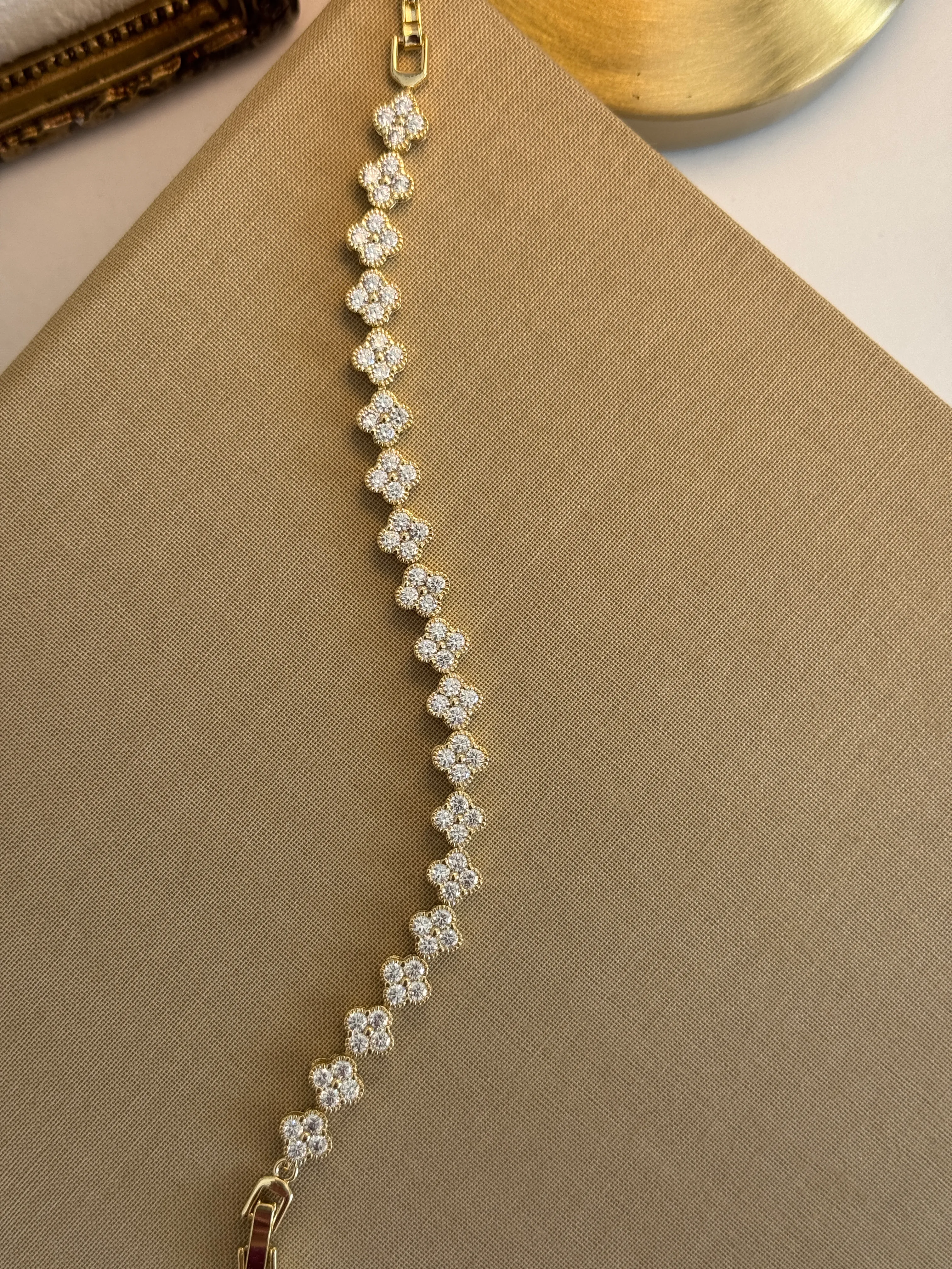 14K Taşlı Yonca Bileklik