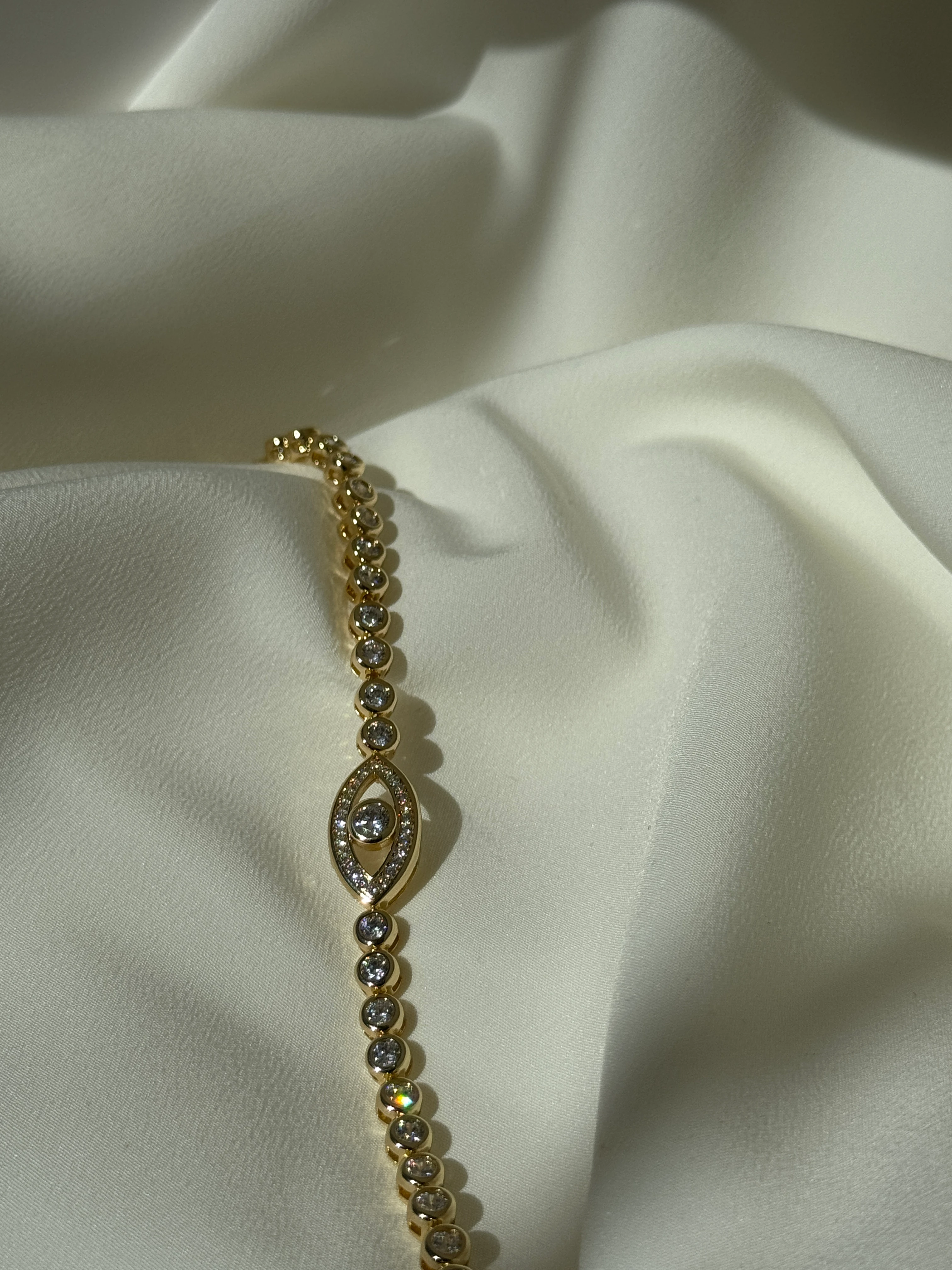 14K Göz Detaylı Taşlı Bileklik