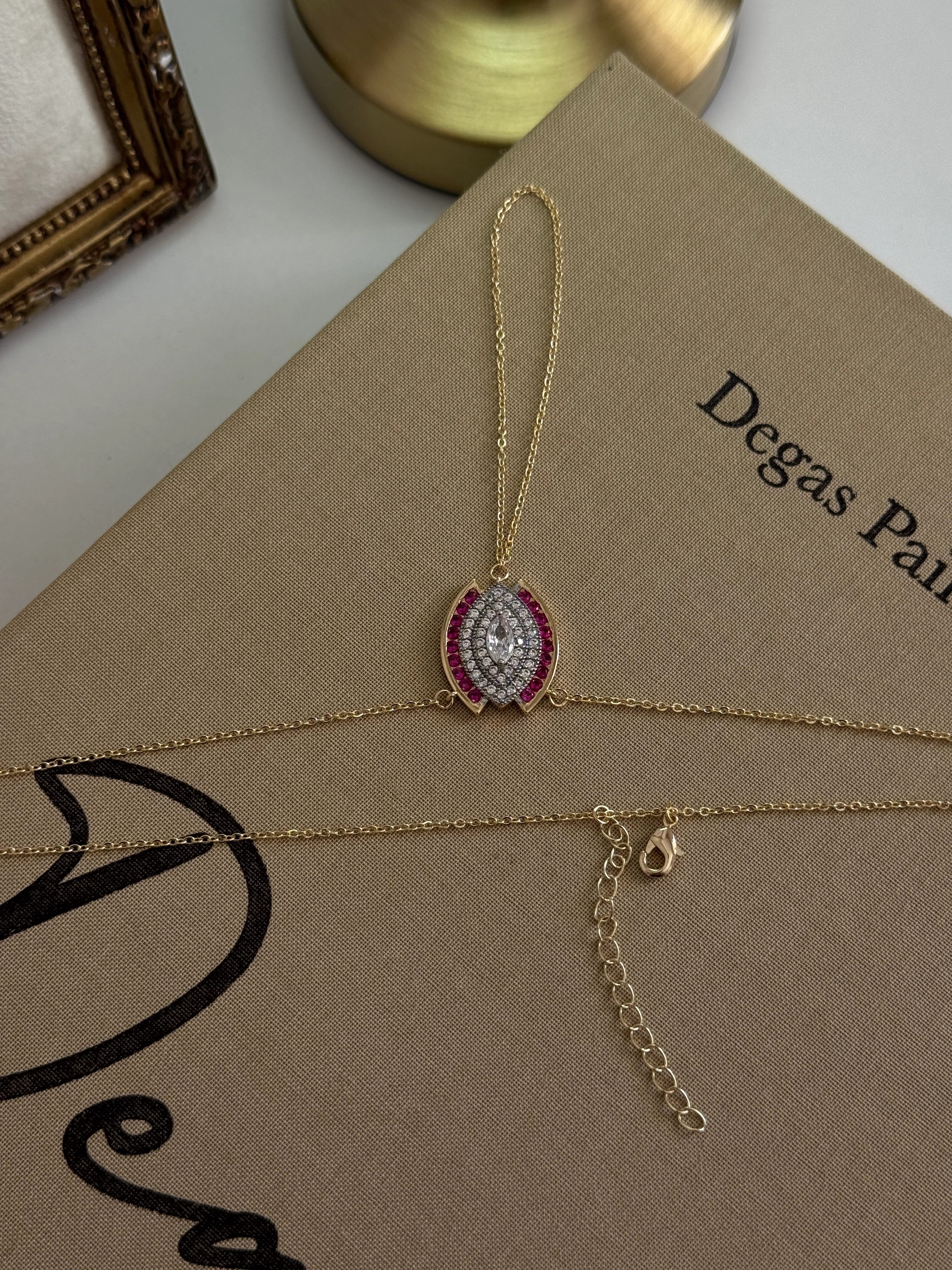 Vip Pembe Zirkon Taşlı Şahmeran