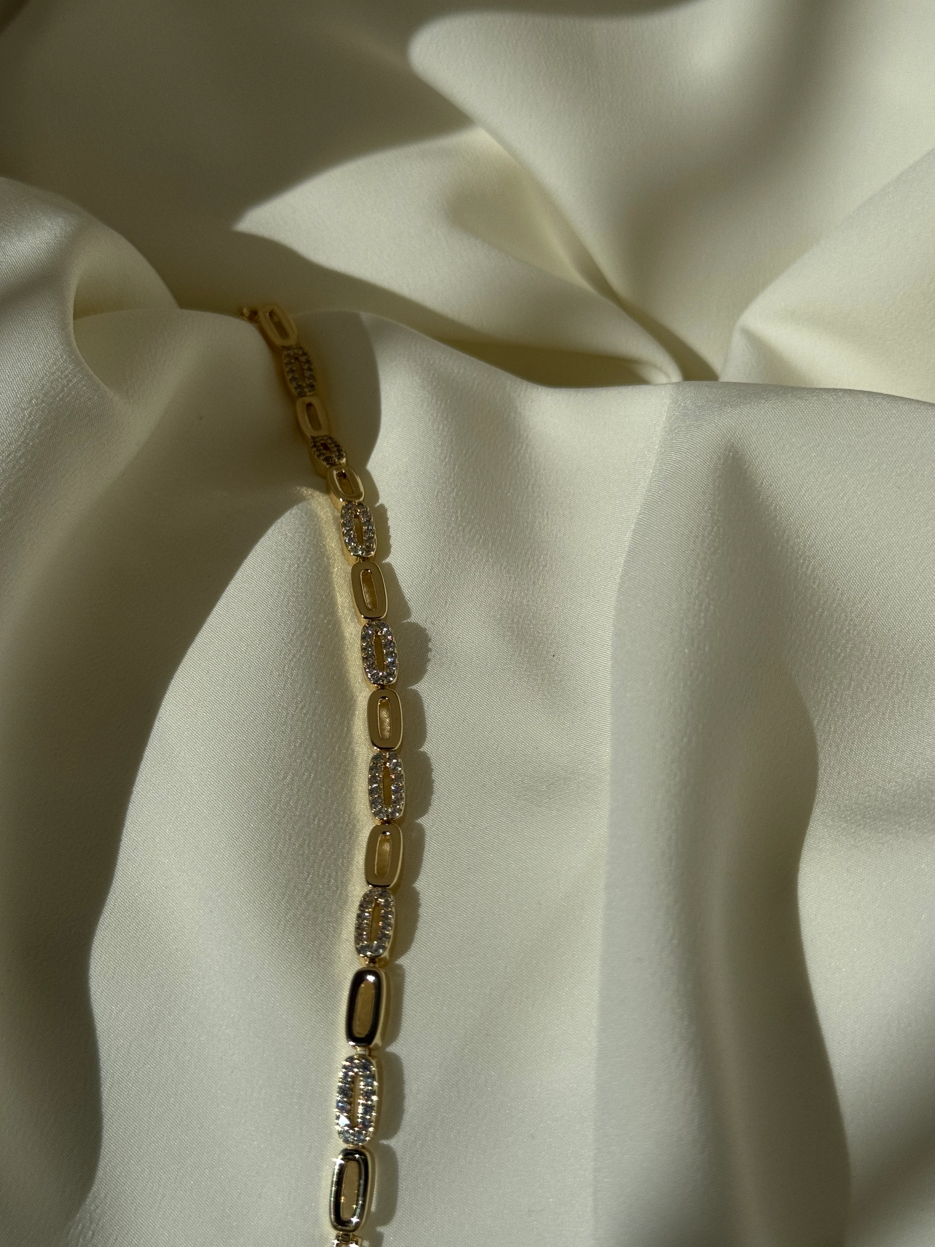 14K Zirkon Taşlı Elips Bileklik