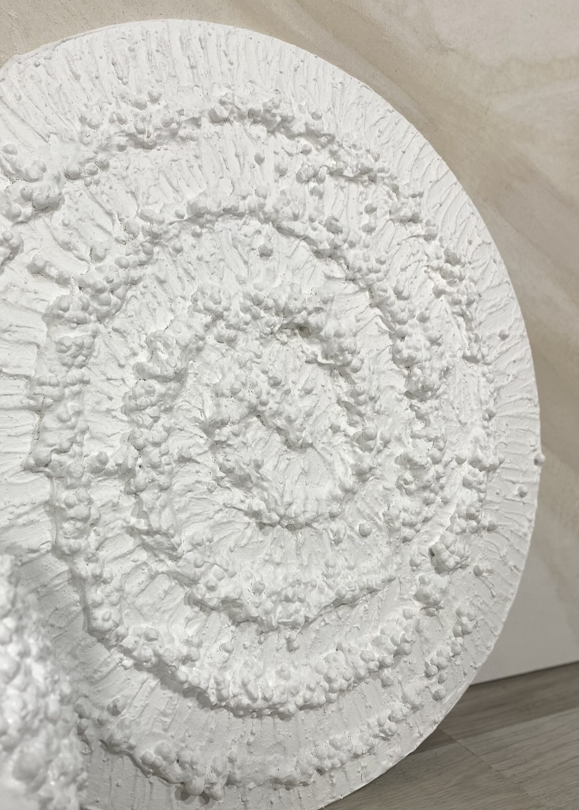 Dokulu Yuvarlak Alçı Tablo - Kozmik Döngü | El Yapımı 3D Dekoratif Duvar Tablosu