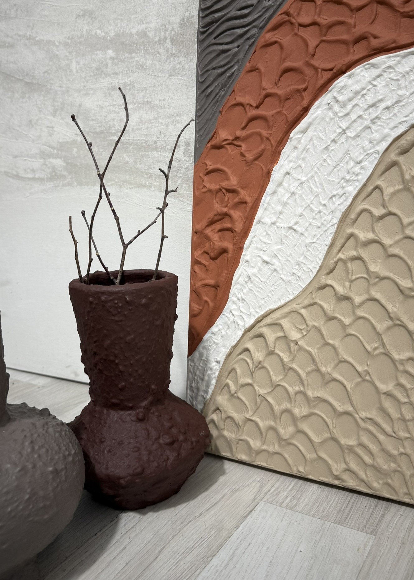 Dokulu Alçı Tablo – Monokrom Dalga | El Yapımı 3D Dekoratif Duvar Tablosu