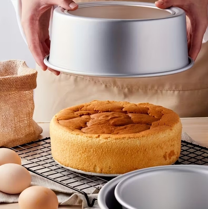 Alüminyum Tabanı Çıkabilen Pandispanya Kalıbı 22 Cm
