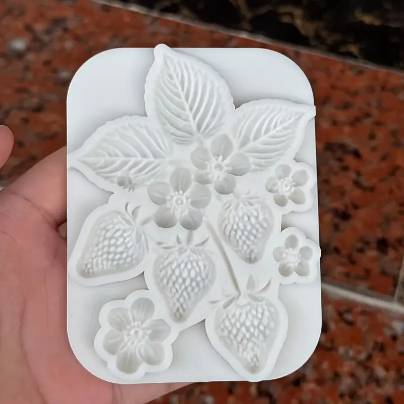 Çilekler ve Yapraklar Gıda Uyumlu Silikon Kalıp BZM46
