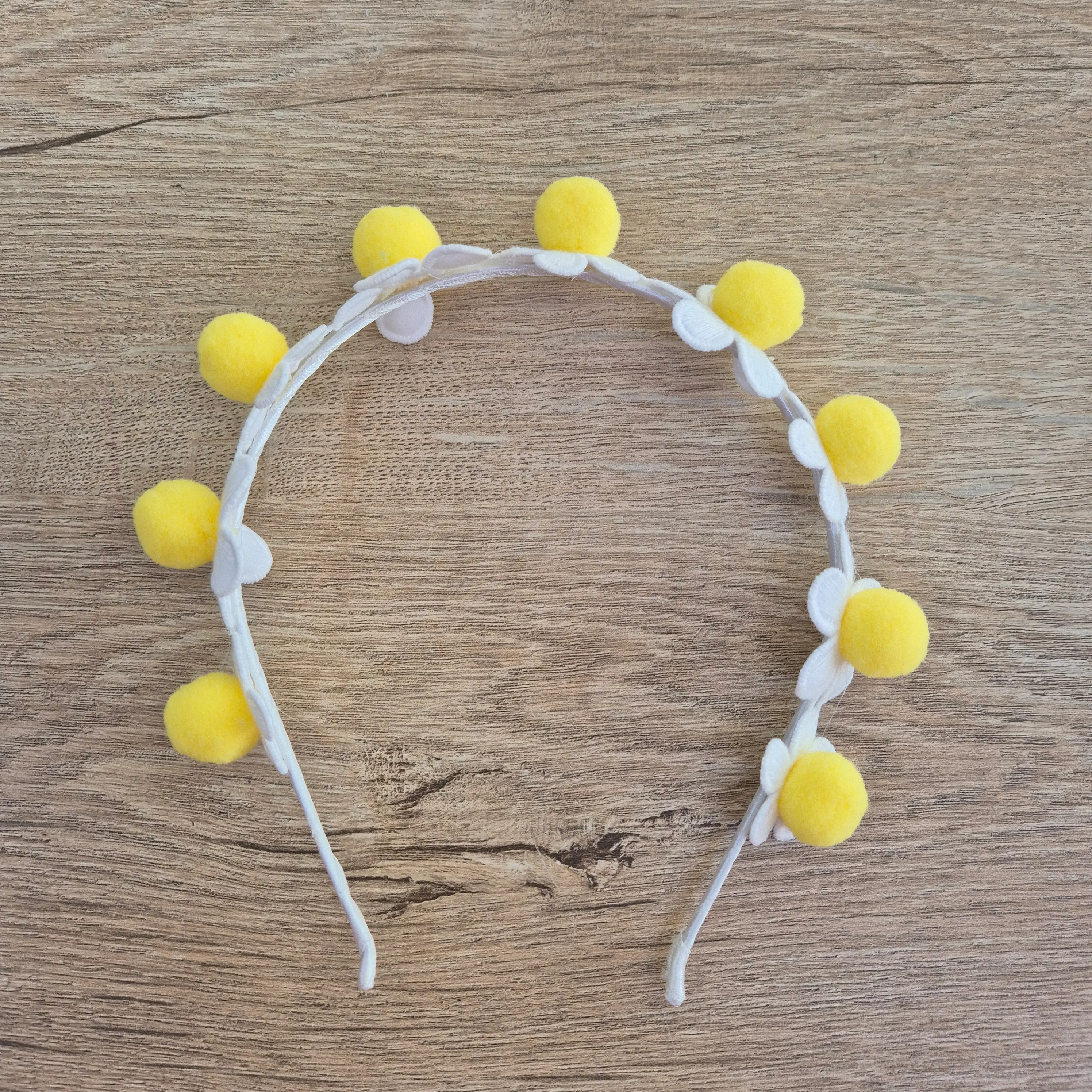 Papatya Figürlü Taç