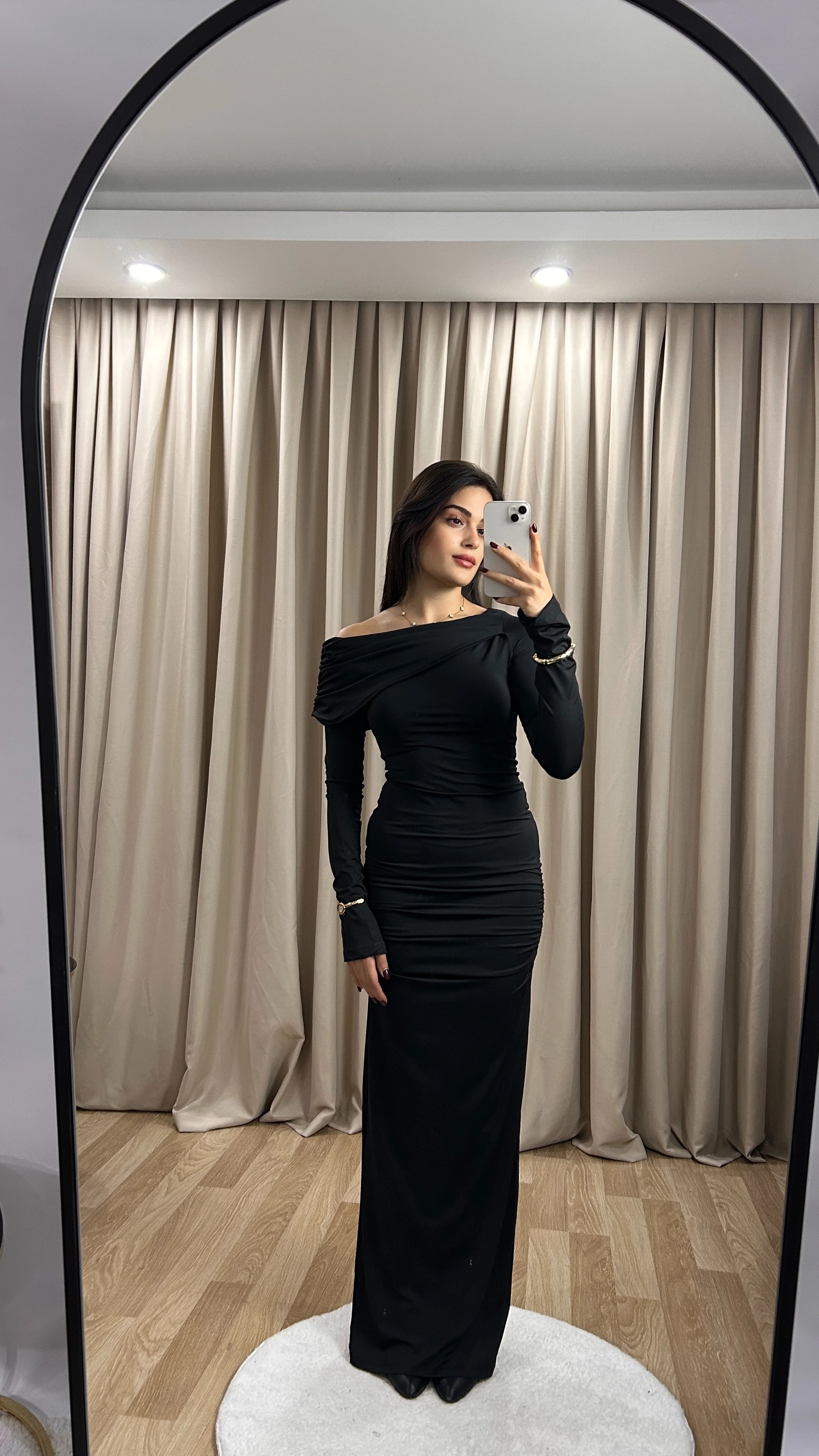 OMUZ DETAY ELBİSE - Siyah