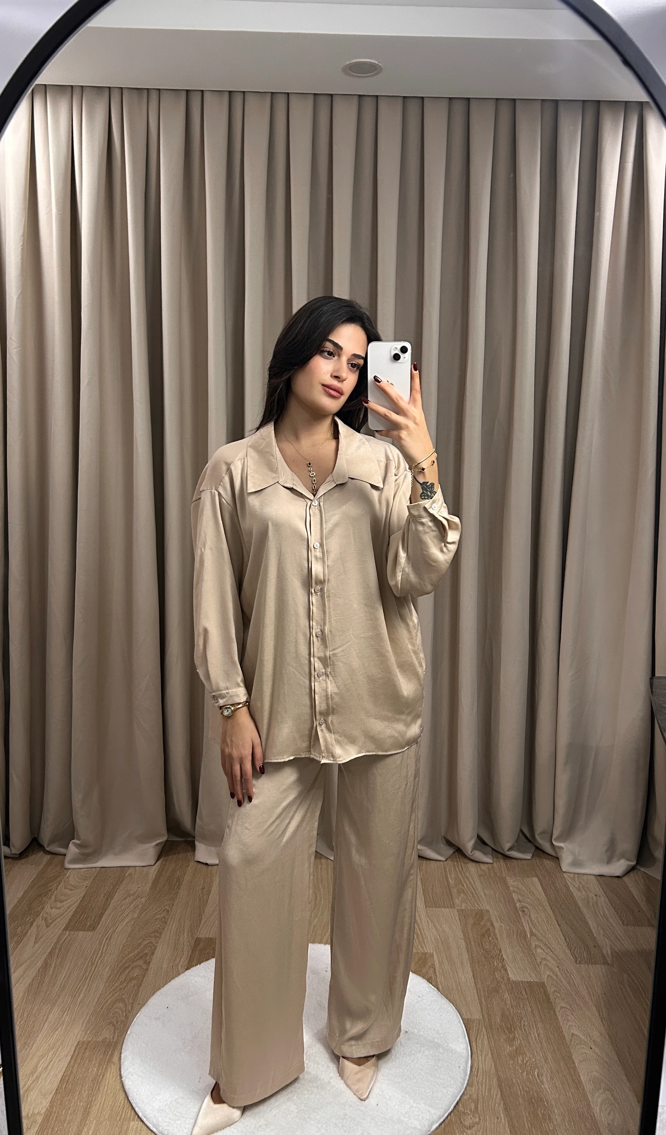 DÜĞMELİ SATEN TAKIM - Vizon