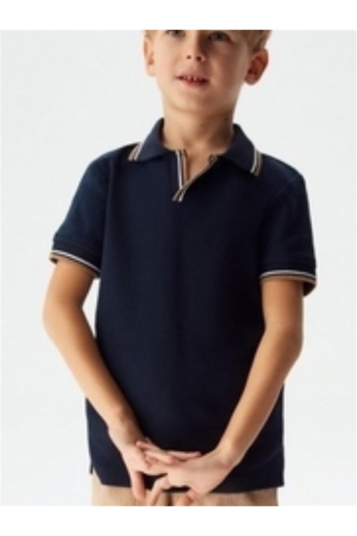 Erkek Çocuk Pamuklu Yaka Ince Çizgili Yarım Kol Tshirt