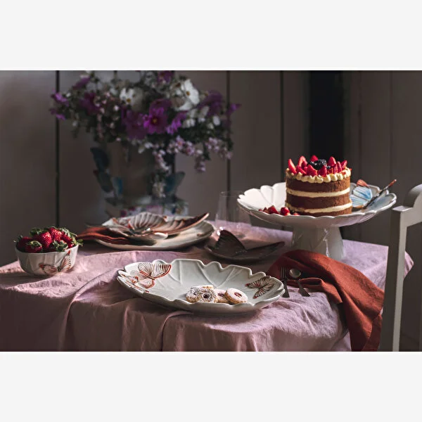 Beyaz Seramik Servis Kasesi 33 Cm Cloudy Butterflies Collection by Bordallo Pinheiro