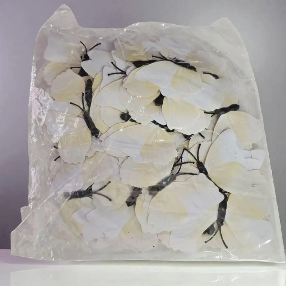 Kelebek - Kırık Beyaz