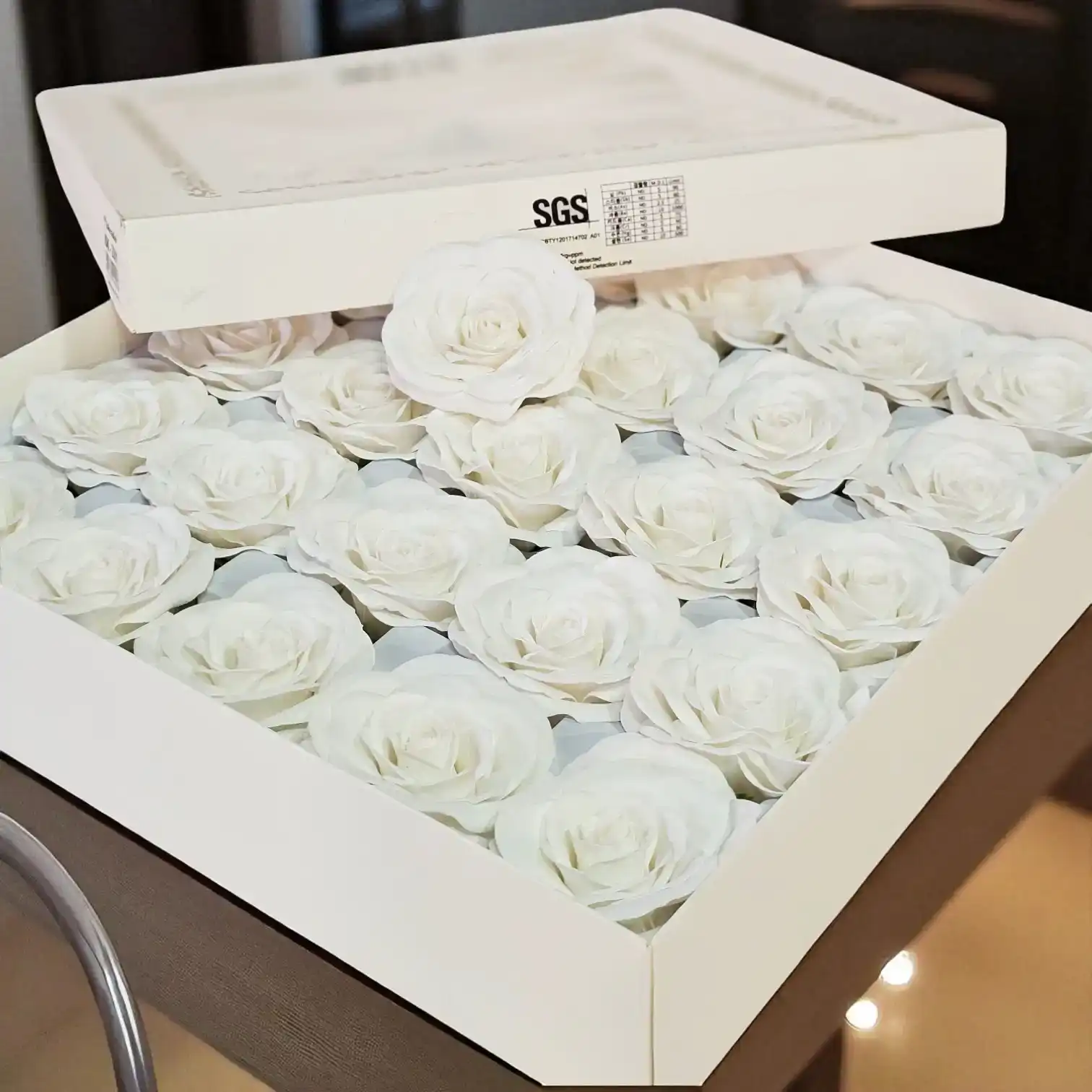 Kokulu Mum Gül - Beyaz