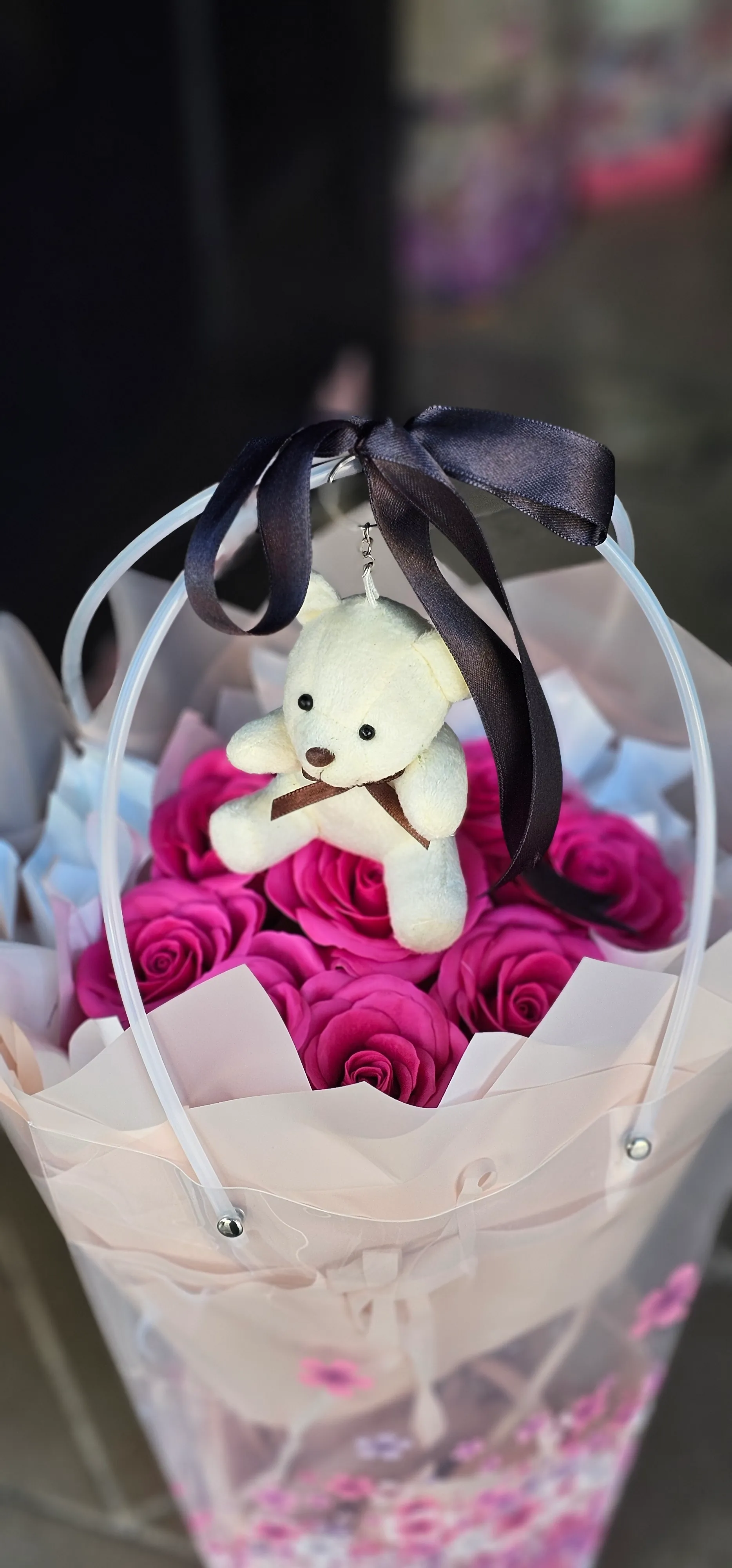 Çanta 'da pembe gül buket 