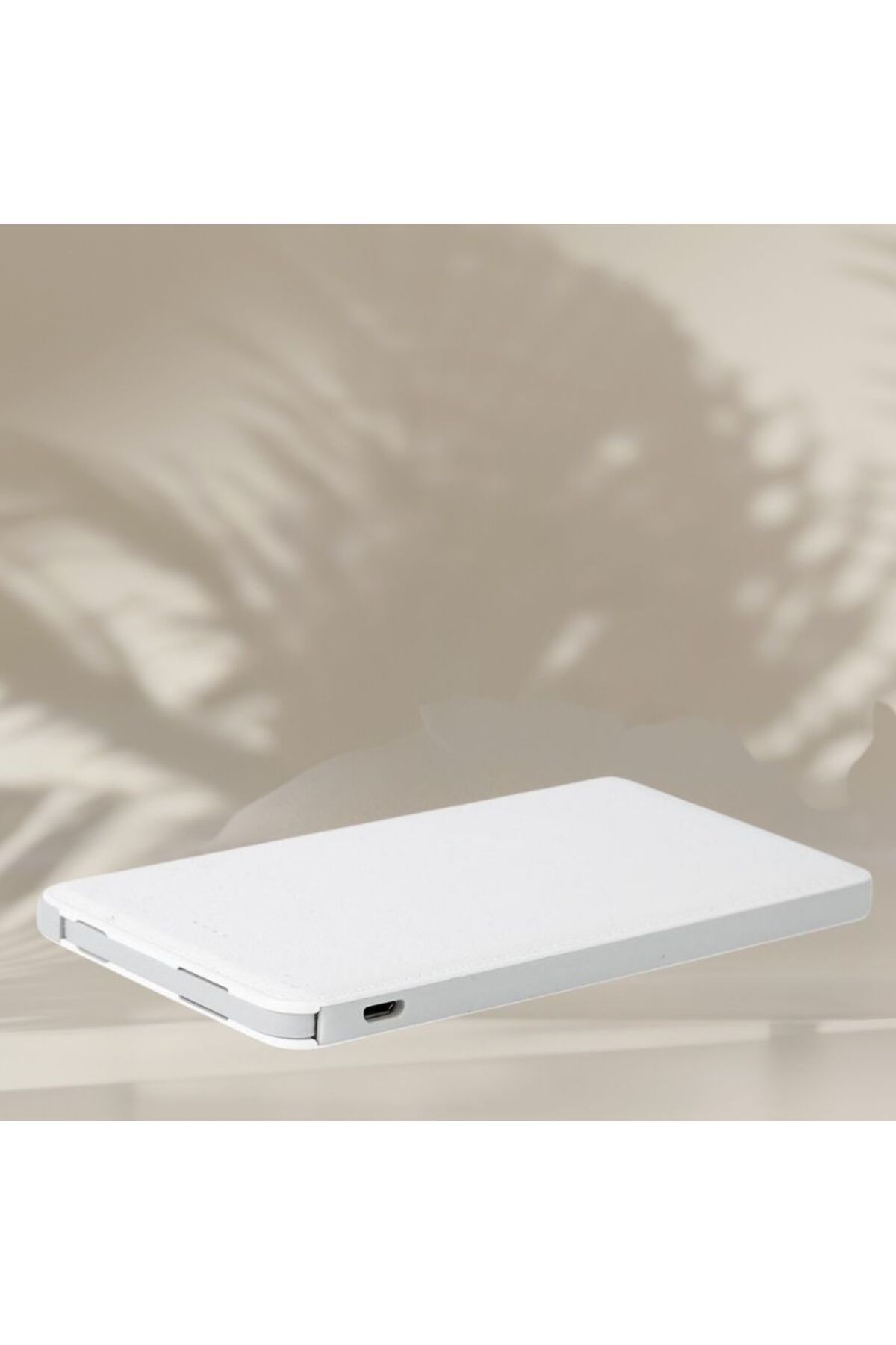 KİŞİYE ÖZEL İSİM BASKILI PLASTİK VE DERİ GÖRÜNÜMLÜ BEYAZ KASA POWERBANK