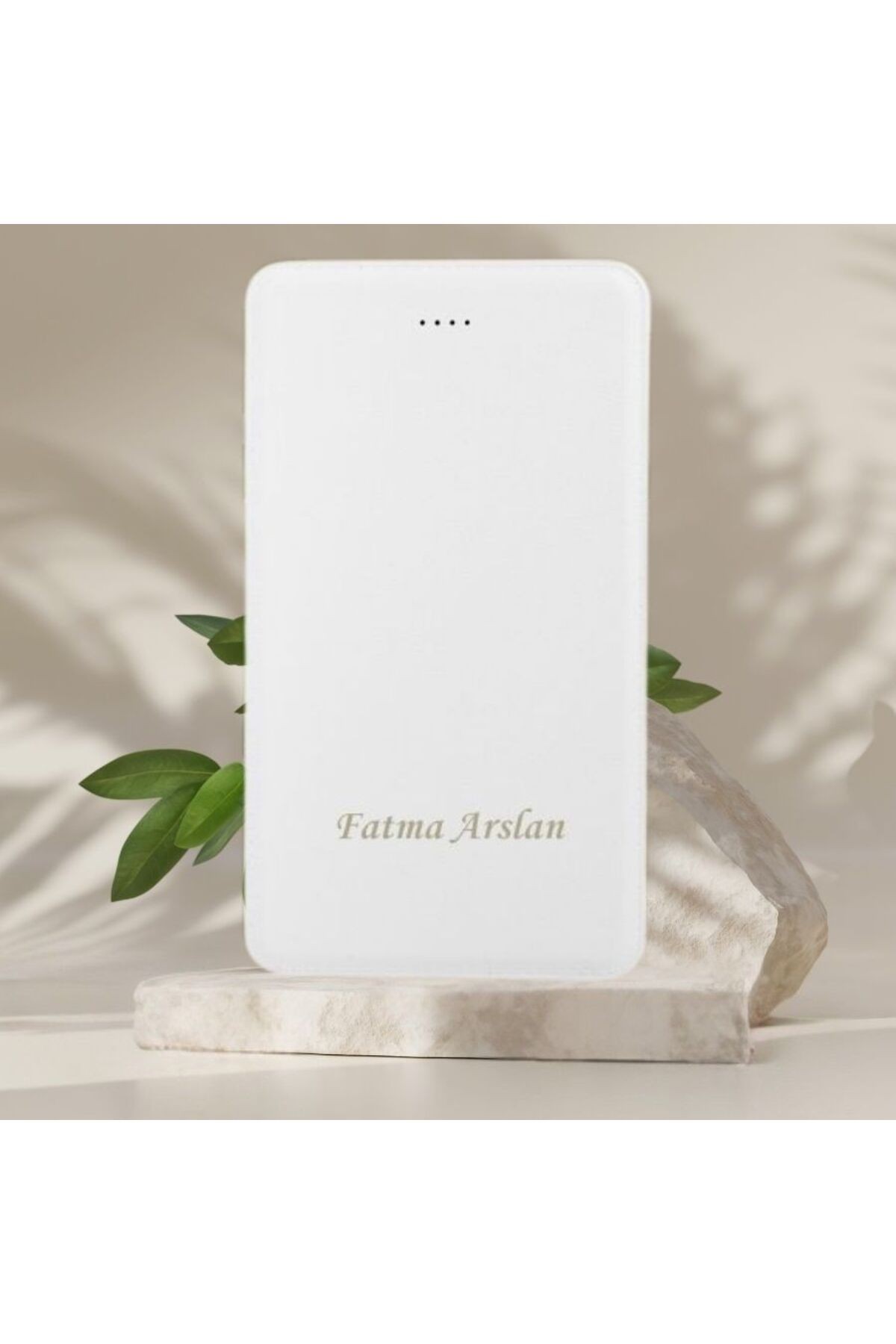 KİŞİYE ÖZEL İSİM BASKILI PLASTİK VE DERİ GÖRÜNÜMLÜ BEYAZ KASA POWERBANK
