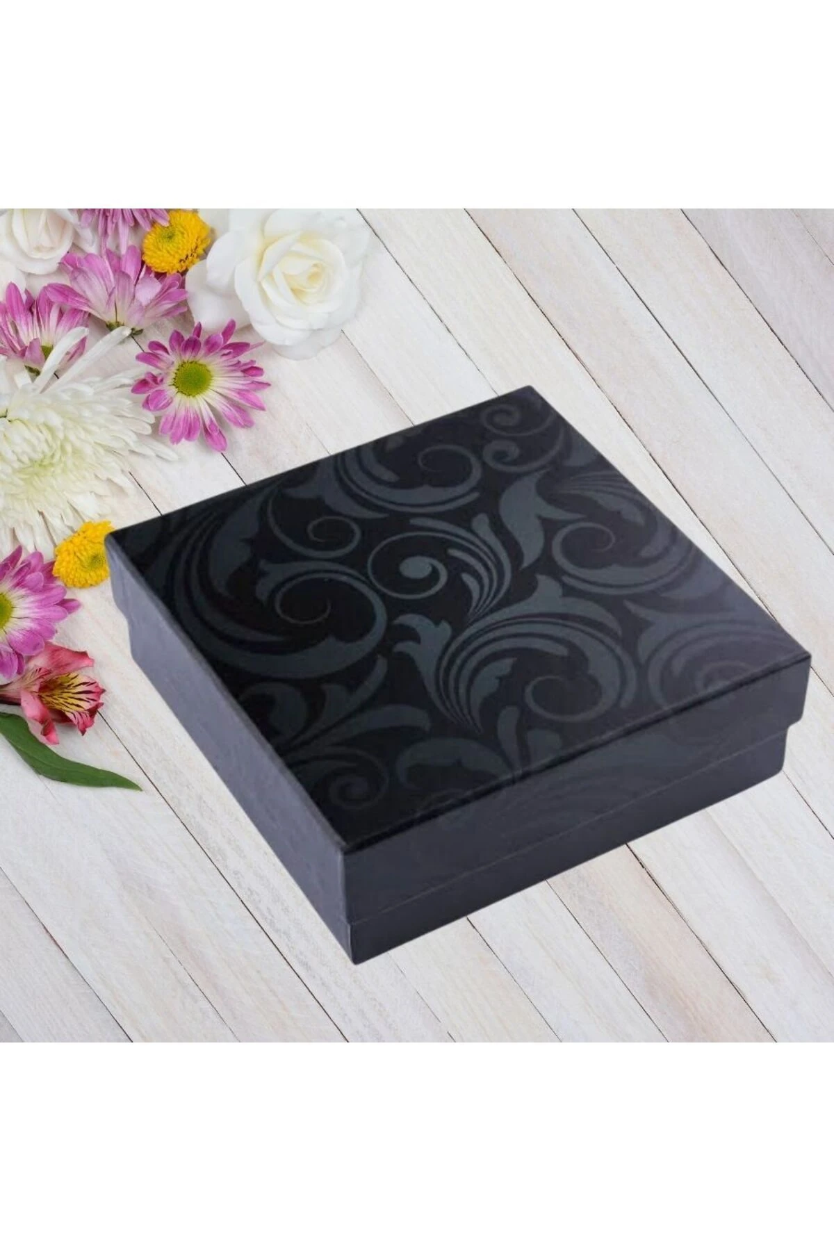 KİŞİYE ÖZEL HEDİYE SETİ (SAAT-MEKANİZMALI CÜZDAN -TESBİH- FİGÜRLÜ ÇAKMAK-METAL ANAHTARLIK)