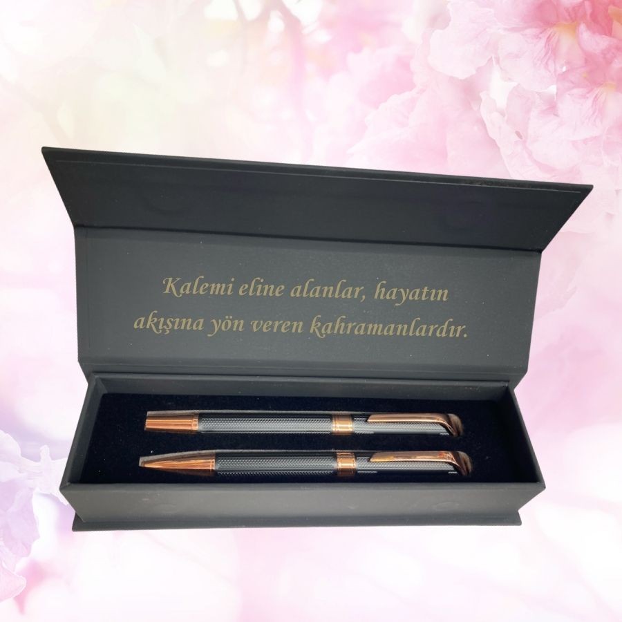 KİŞİYE ÖZEL KUTULU ROLLER KALEM TÜKENMEZ KALEM 2'Lİ KALEM SETİ