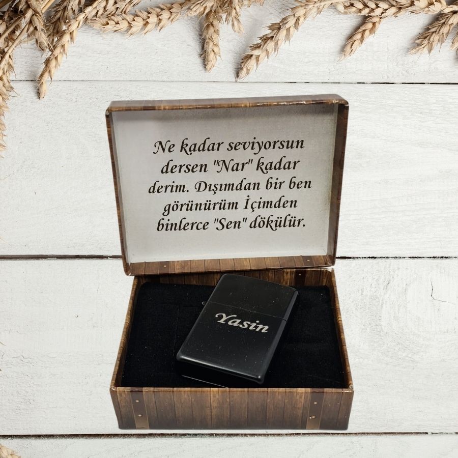 KİŞİYE ÖZEL KUTULU KARE BENZİNLİ SİYAH ÇAKMAK 