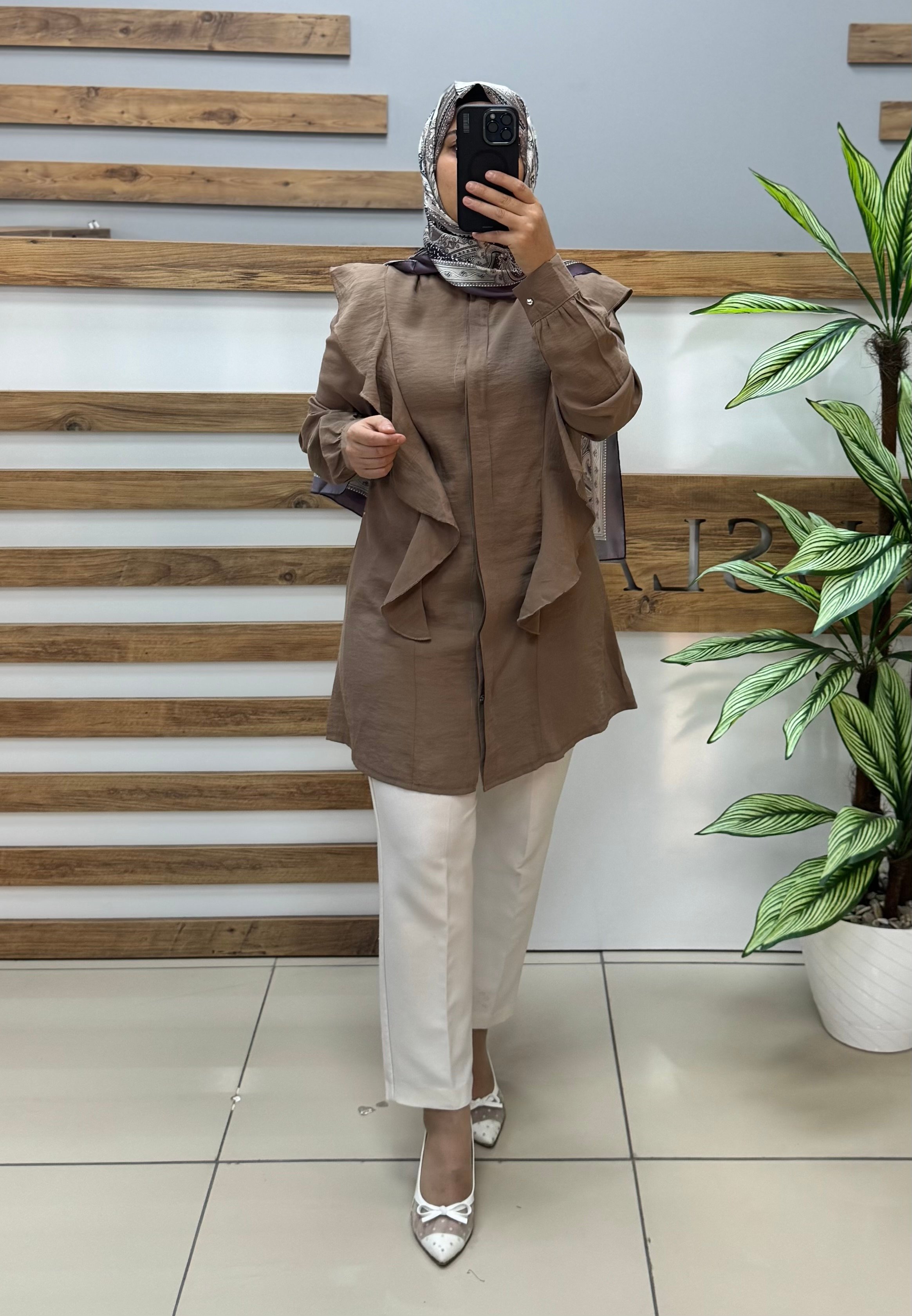 AYŞE AKAY Fırfır Detaylı Gömlek 6523 - KAHVERENGİ