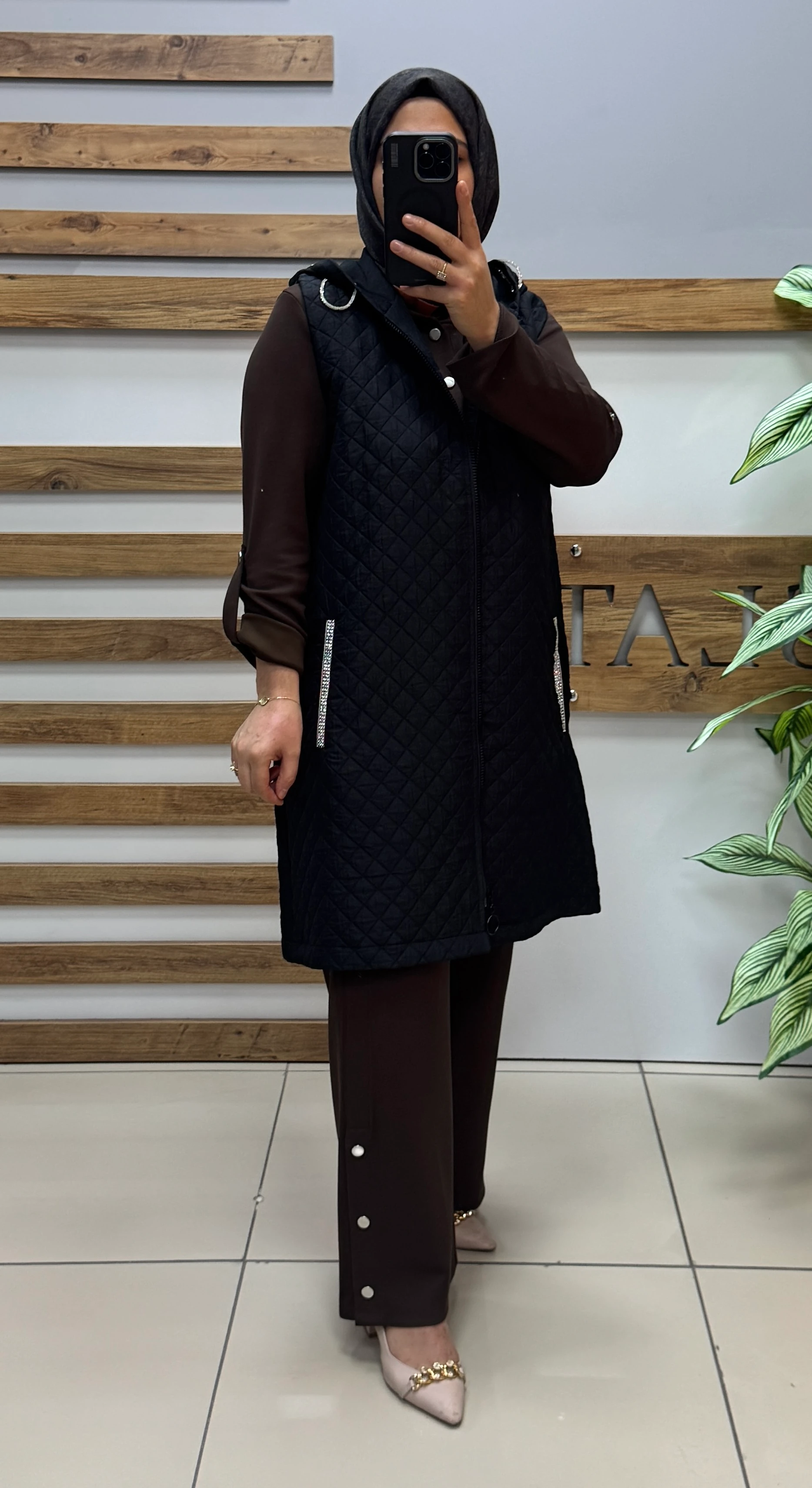 NOSHE Cepleri Taş Detaylı Kapitone Yelek 4468 - SİYAH