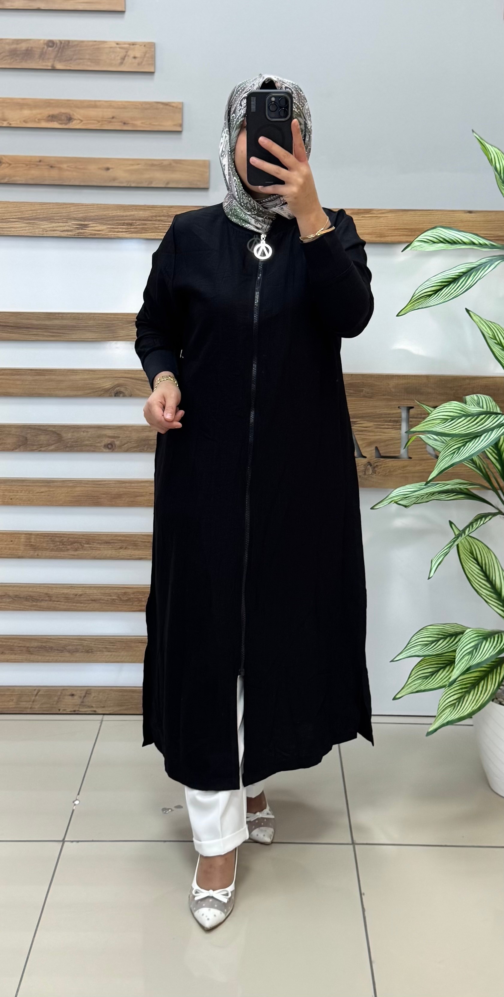 SİYAH
