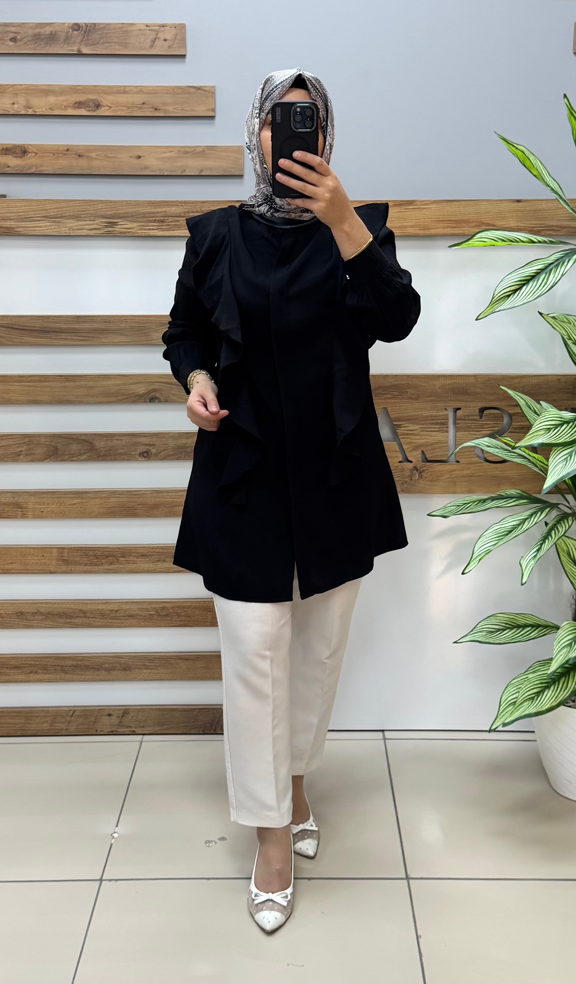 AYŞE AKAY Fırfır Detaylı Gömlek 6523 - SİYAH