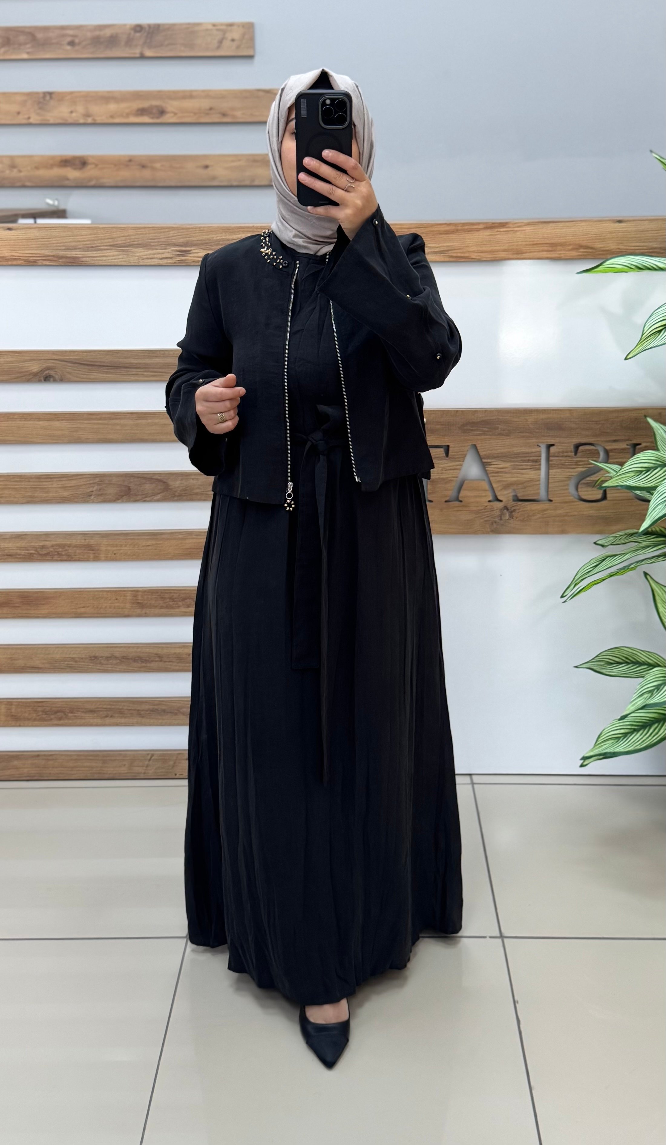 SİYAH