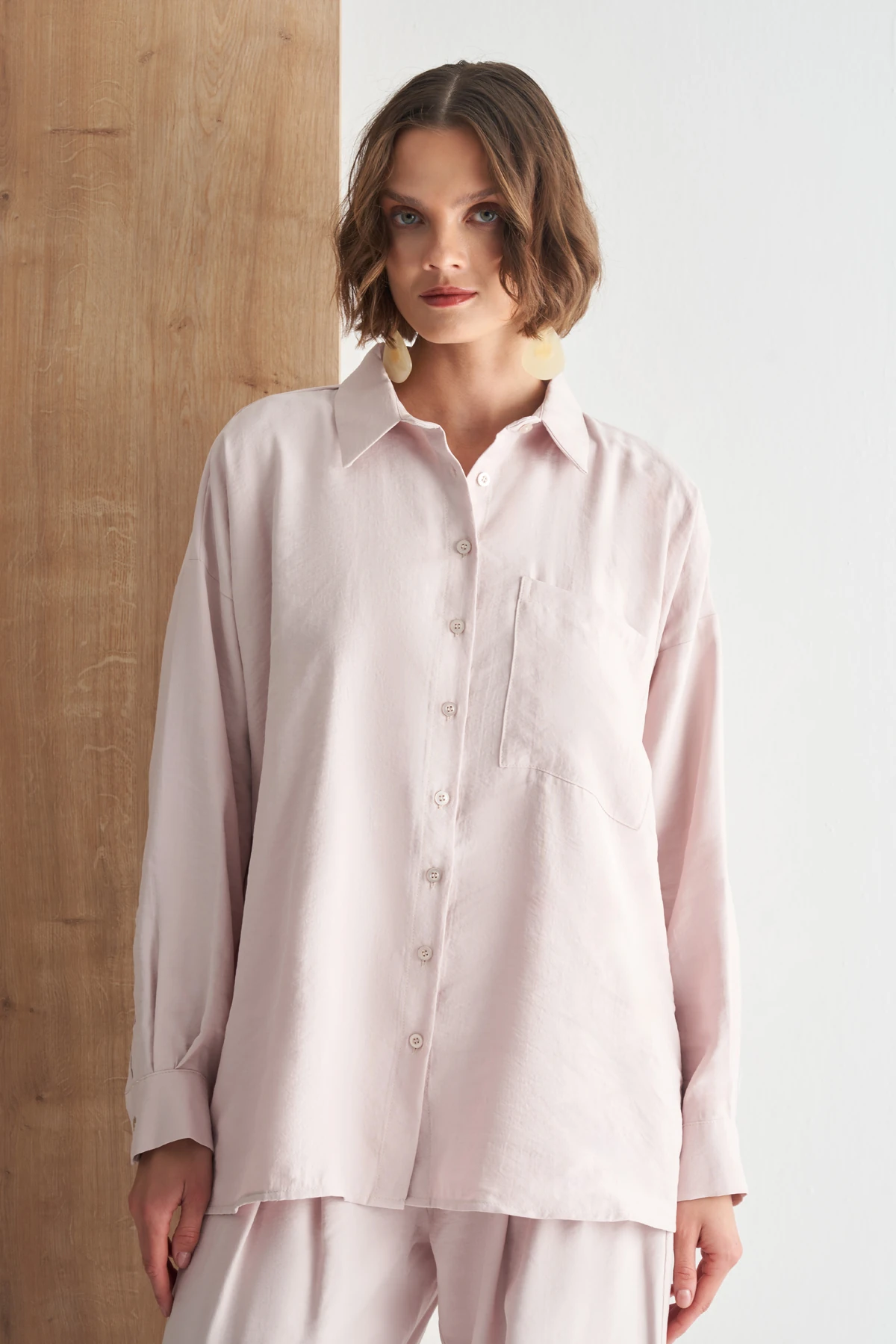 Oversize Kesim Modal Yumuşak Dokulu Kadın Gömlek - BEJ