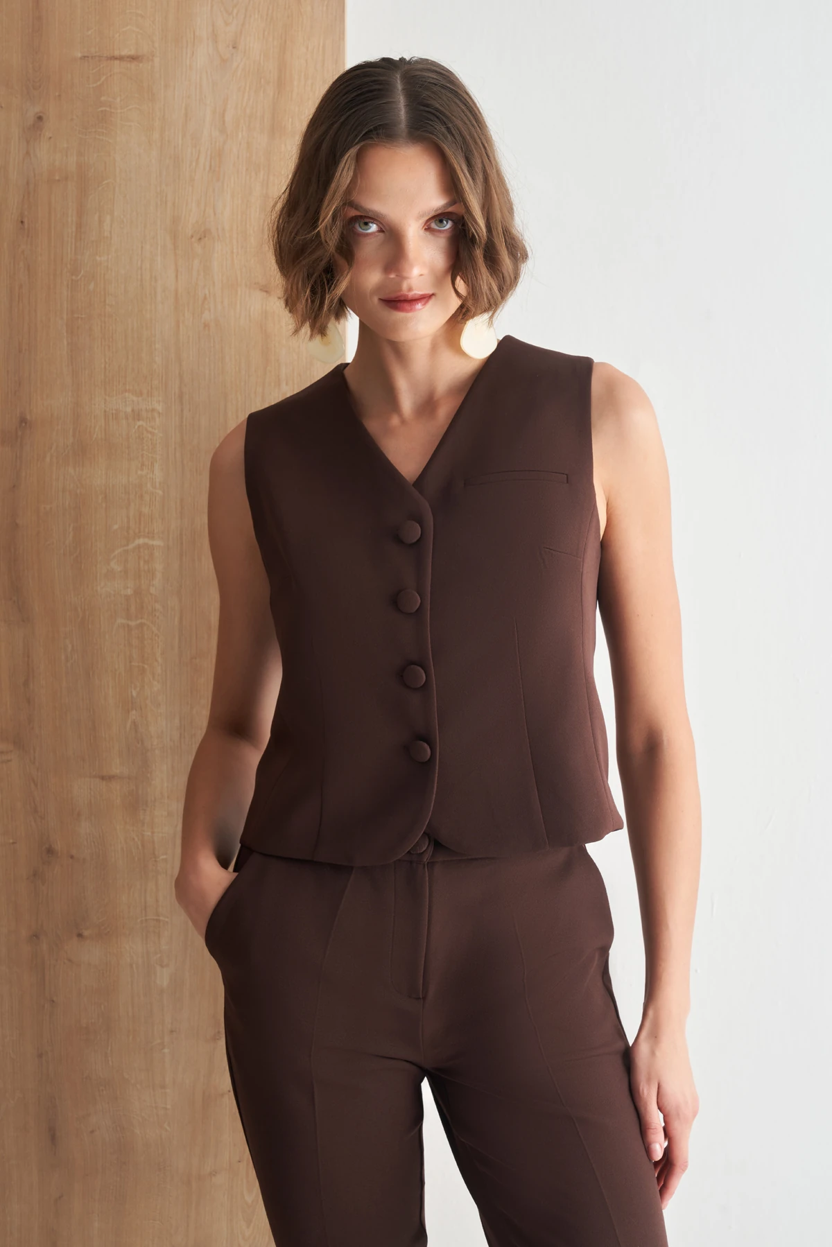 Düğmeli Klasik Yelek – Şık Takım Yeleği - kahve