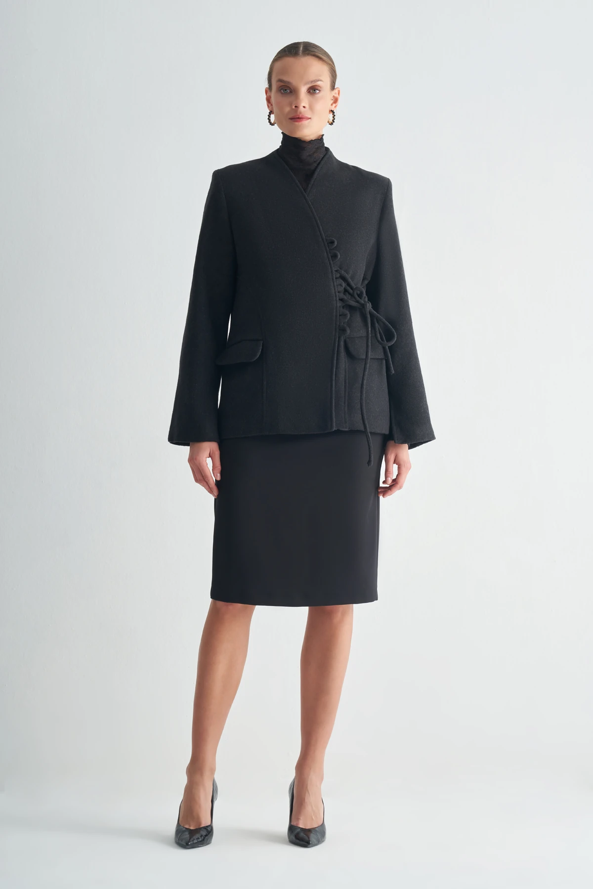 Bağcık Detaylı Kruvaze Yaka Uzun Kollu Şık Ceket