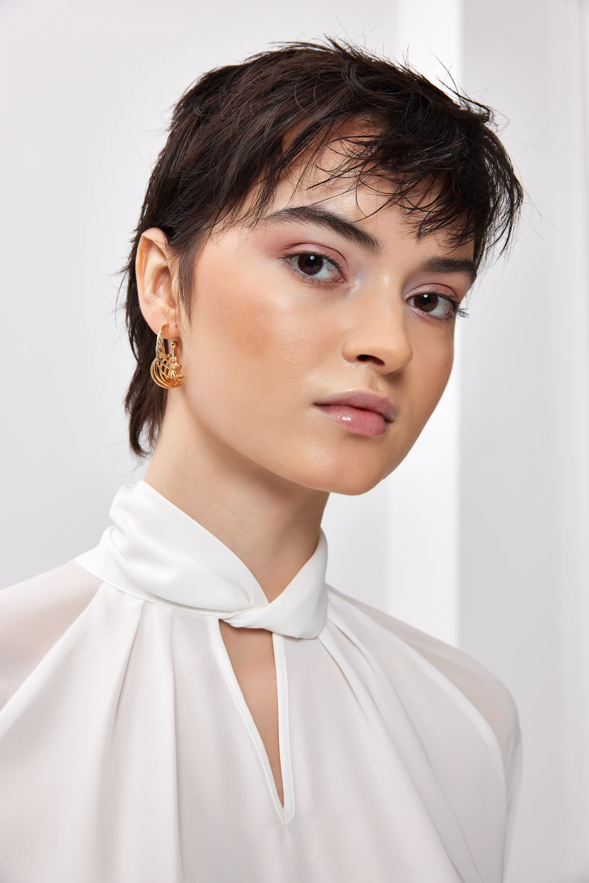 Yaka Detaylı Şifon Bluz - BEYAZ