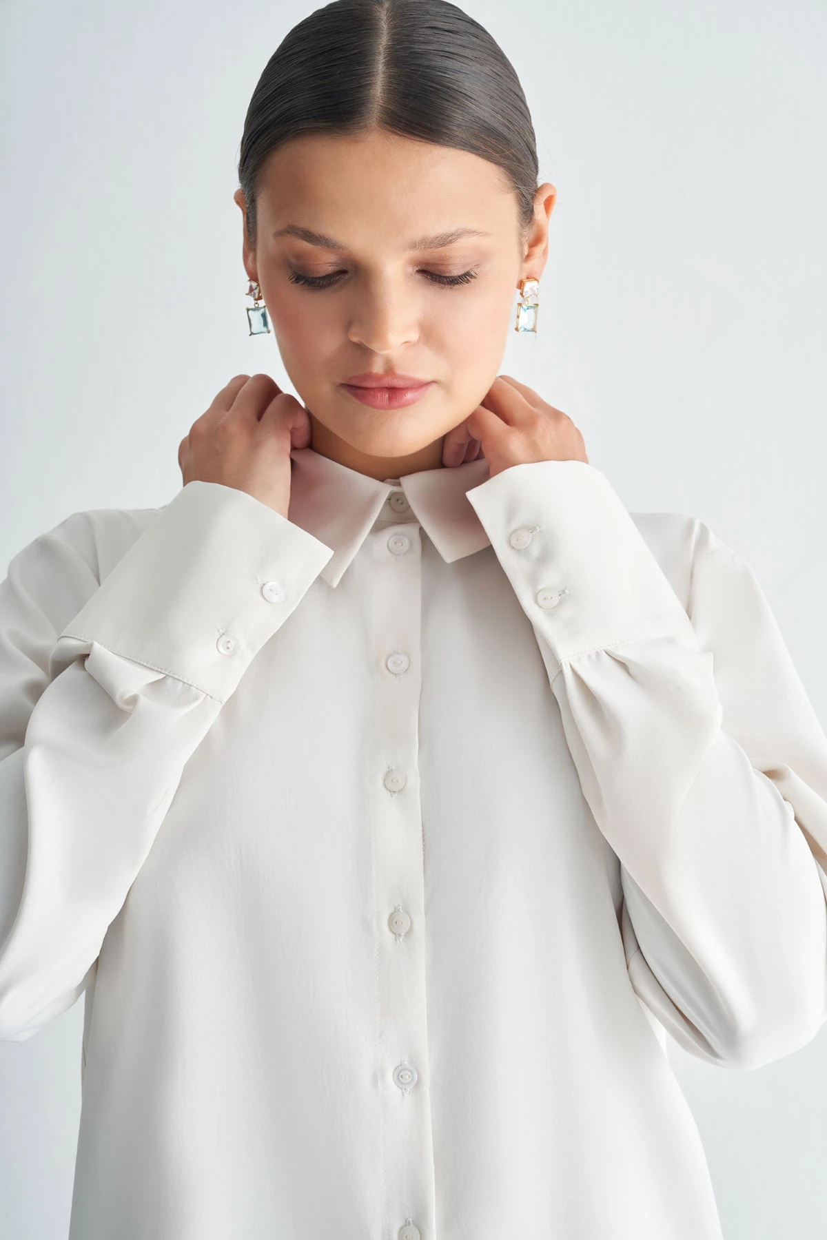 Klasik Yakalı Uzun Kollu Düz Gömlek - BEYAZ