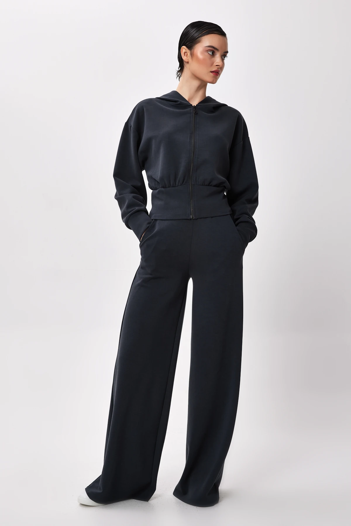 Kısa Kesim Kapüşonlu Eşofman Üstü - Siyah