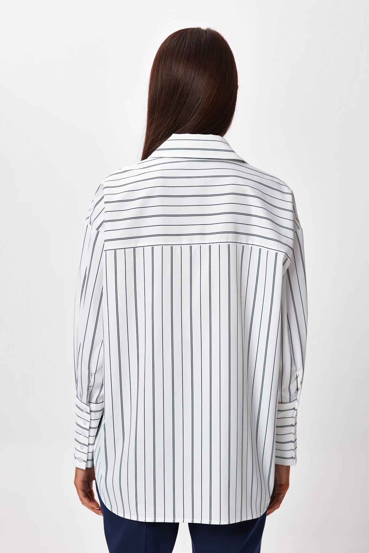 Dikey Çizgili Klasik Yaka Gömlek - Siyah