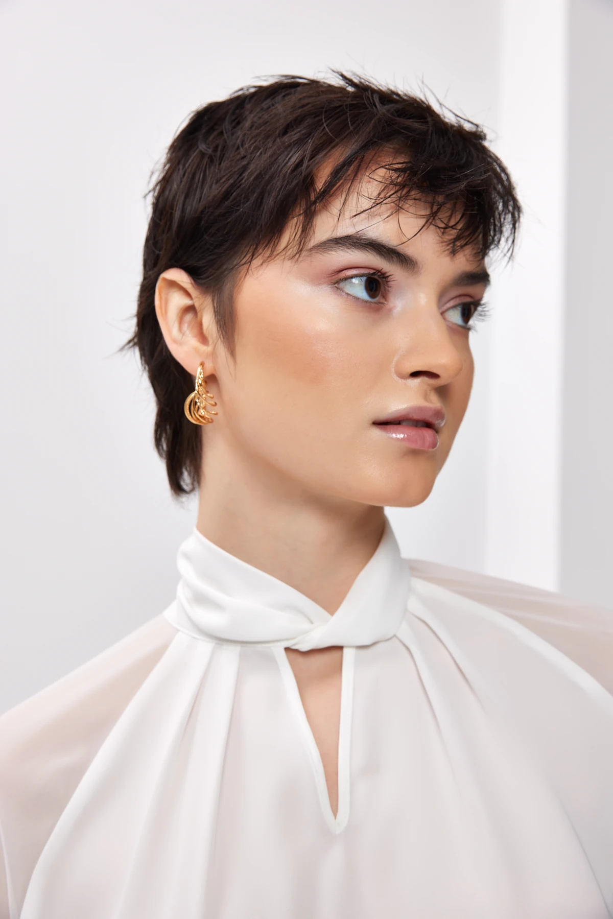 Yaka Detaylı Şifon Bluz - BEYAZ