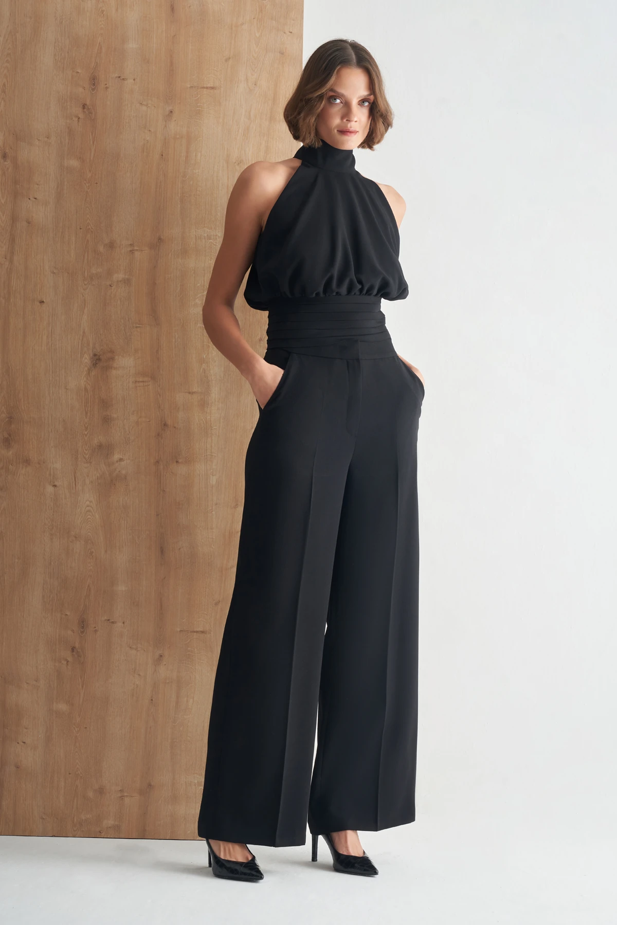 Boyundan Bağlamalı Şık Bluz - Siyah