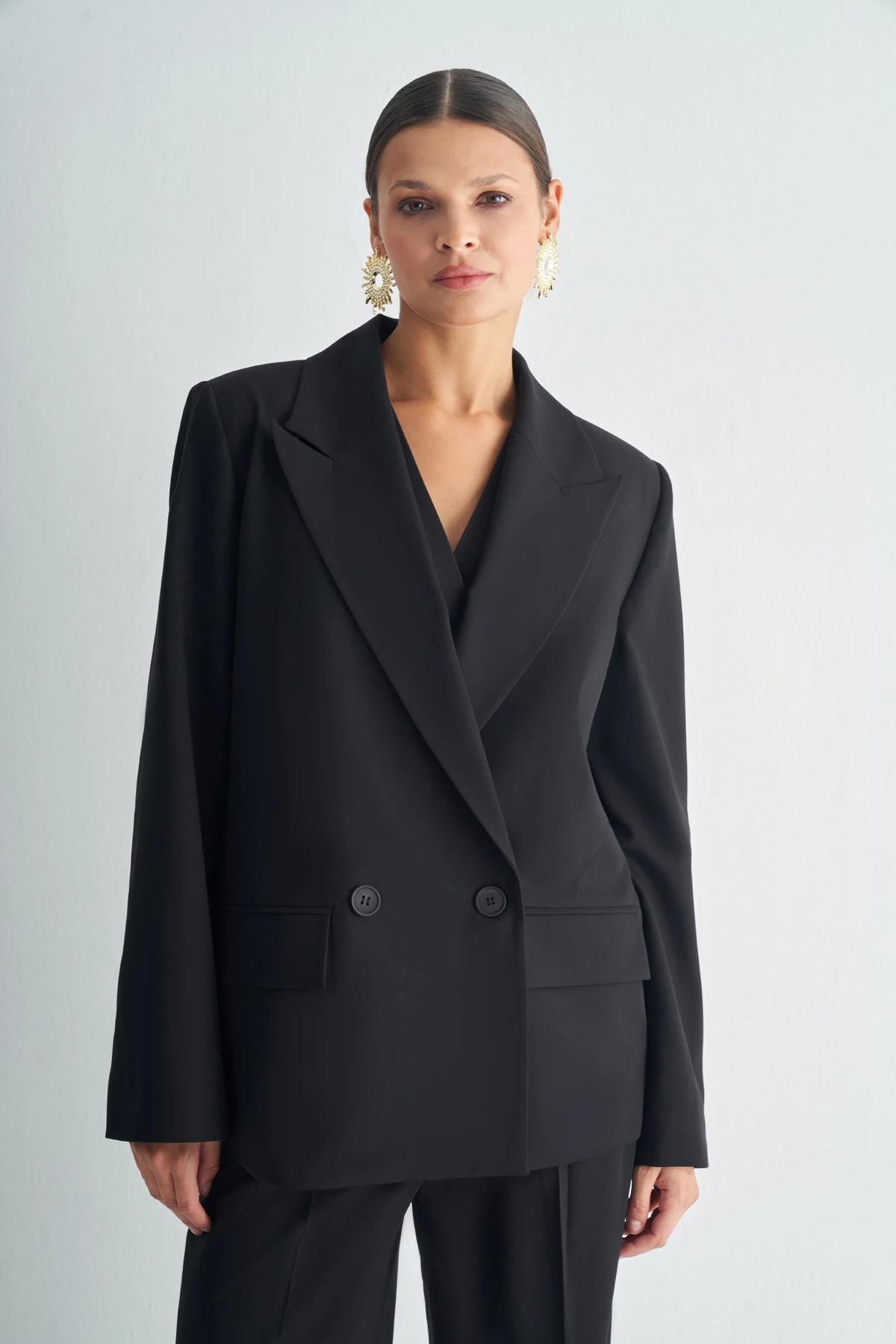 Çift Düğmeli Oversize Blazer Ceket – Klasik Yaka, Rahat Kesim