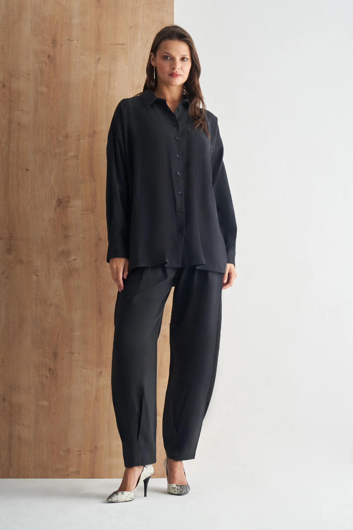 Oversize Kesim Modal Yumuşak Dokulu Kadın Gömlek - Siyah