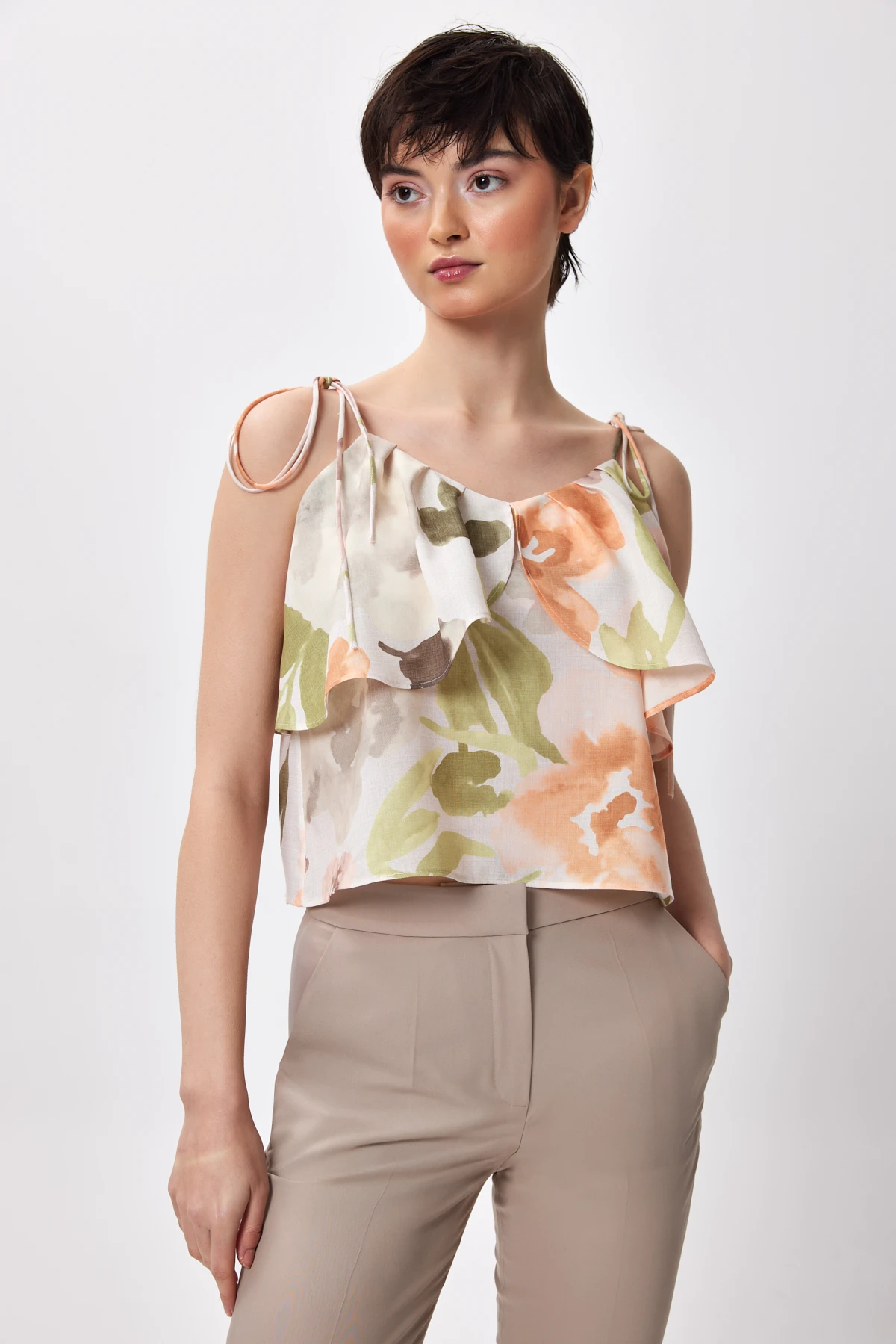 Desenli Kat Detaylı Askılı Bluz - taş